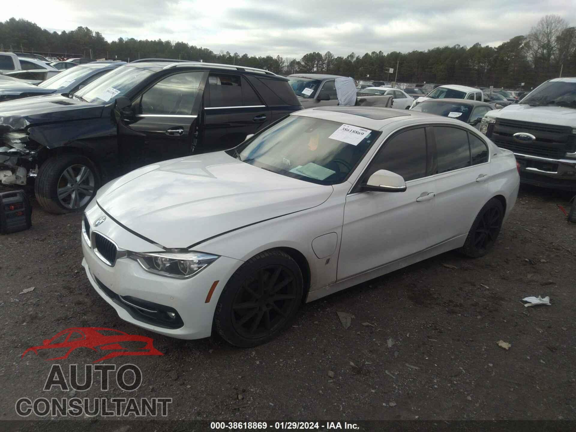 BMW 330E 2017 - WBA8E1C36HA158989