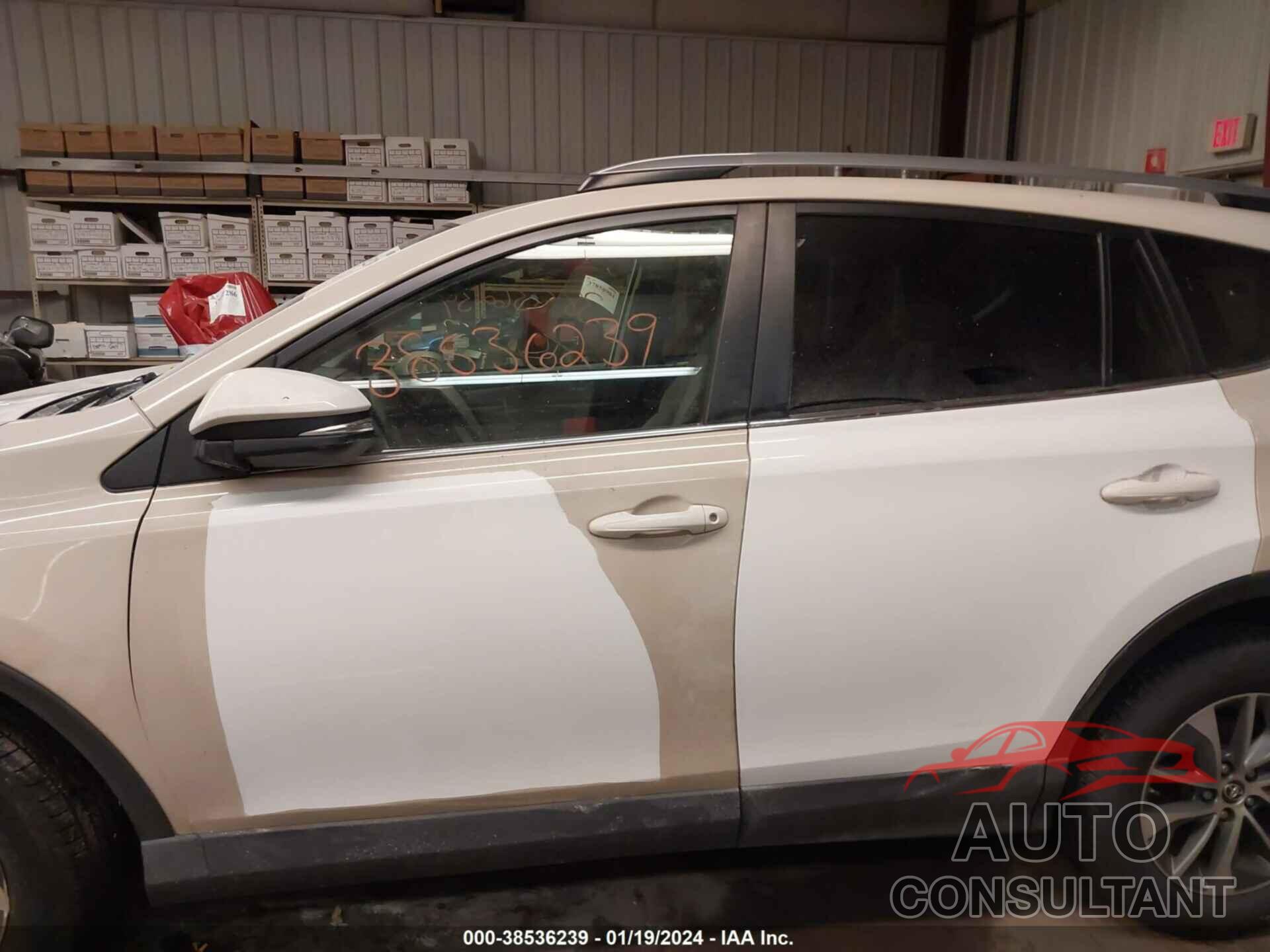 TOYOTA RAV4 HYBRID 2018 - JTMRJREVXJD222584