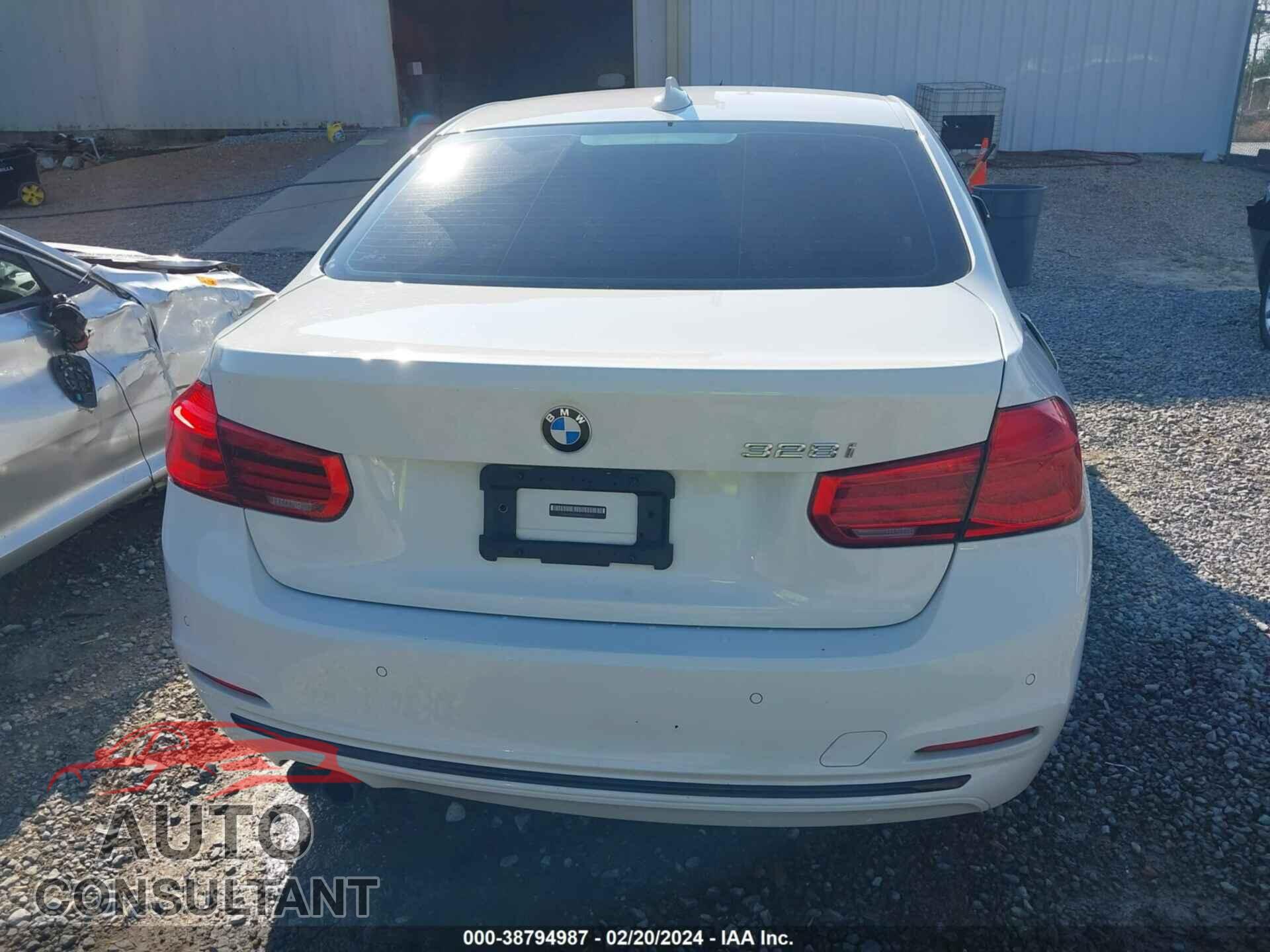 BMW 328I 2016 - WBA8E9G51GNU28504