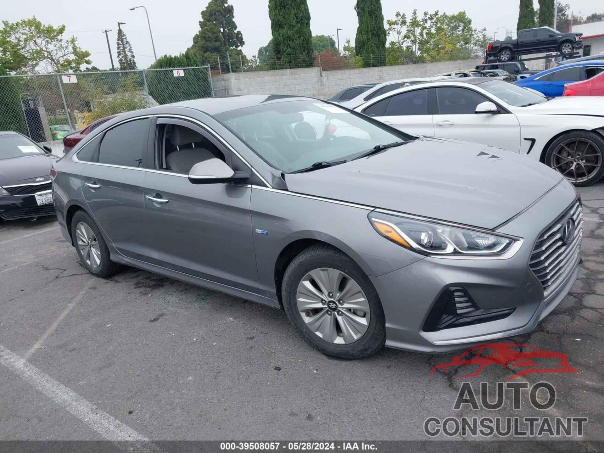 HYUNDAI SONATA HYBRID 2018 - KMHE24L37JA085715