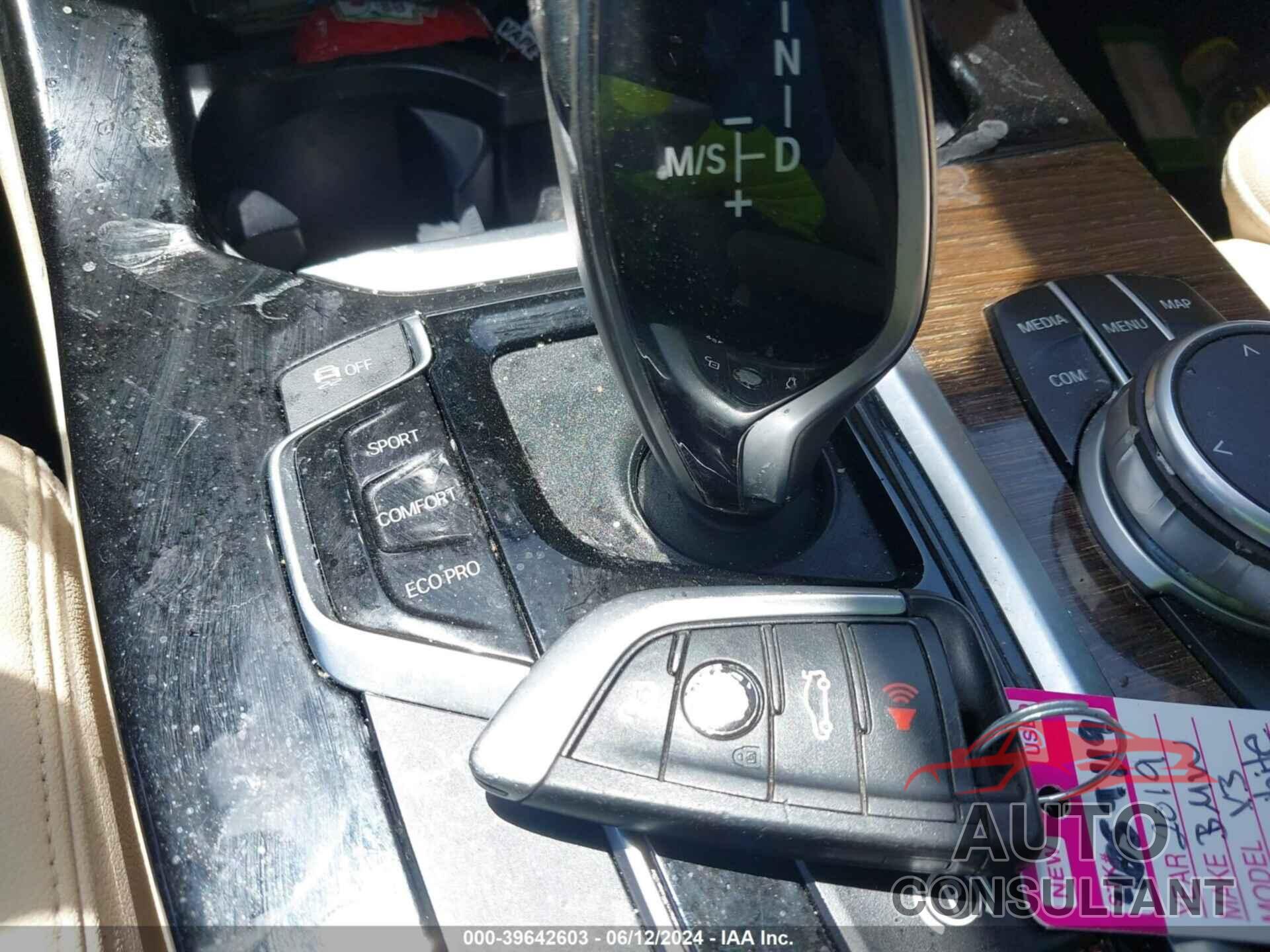 BMW X3 2019 - 5UXTR7C52KLF27320