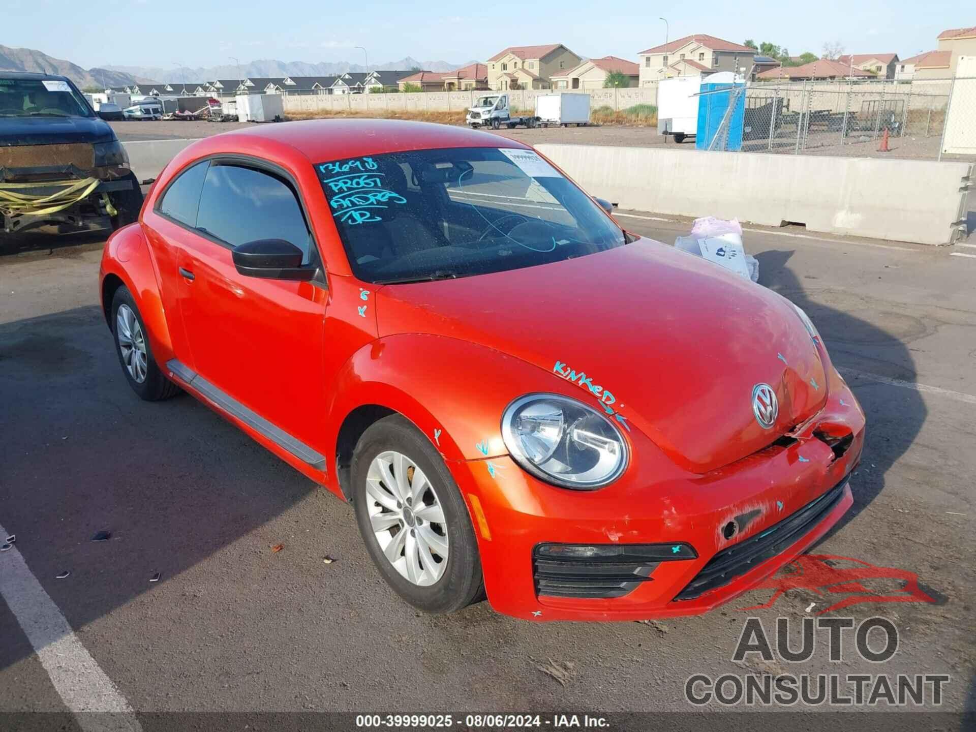 VOLKSWAGEN BEETLE 2017 - 3VWF17AT2HM627989