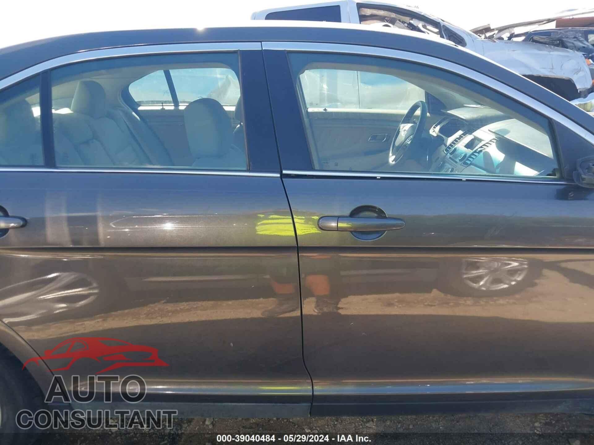 FORD TAURUS 2015 - 1FAHP2D87FG159436