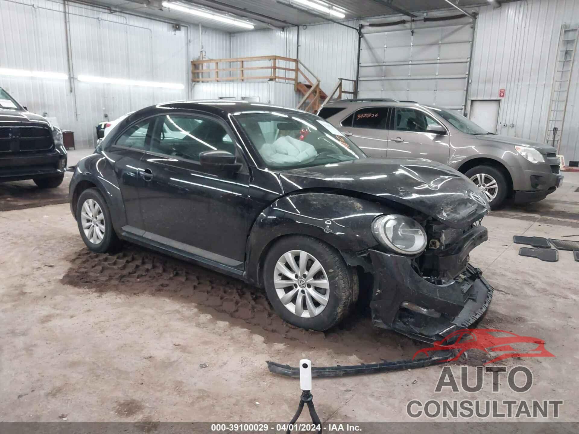 VOLKSWAGEN BEETLE 2017 - 3VWF17AT6HM603954