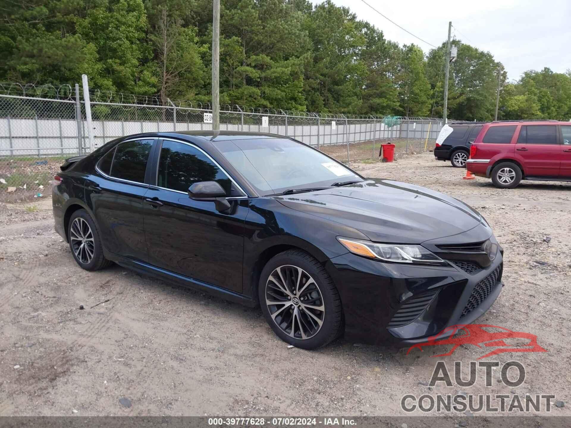 TOYOTA CAMRY 2018 - 4T1B11HK3JU153673