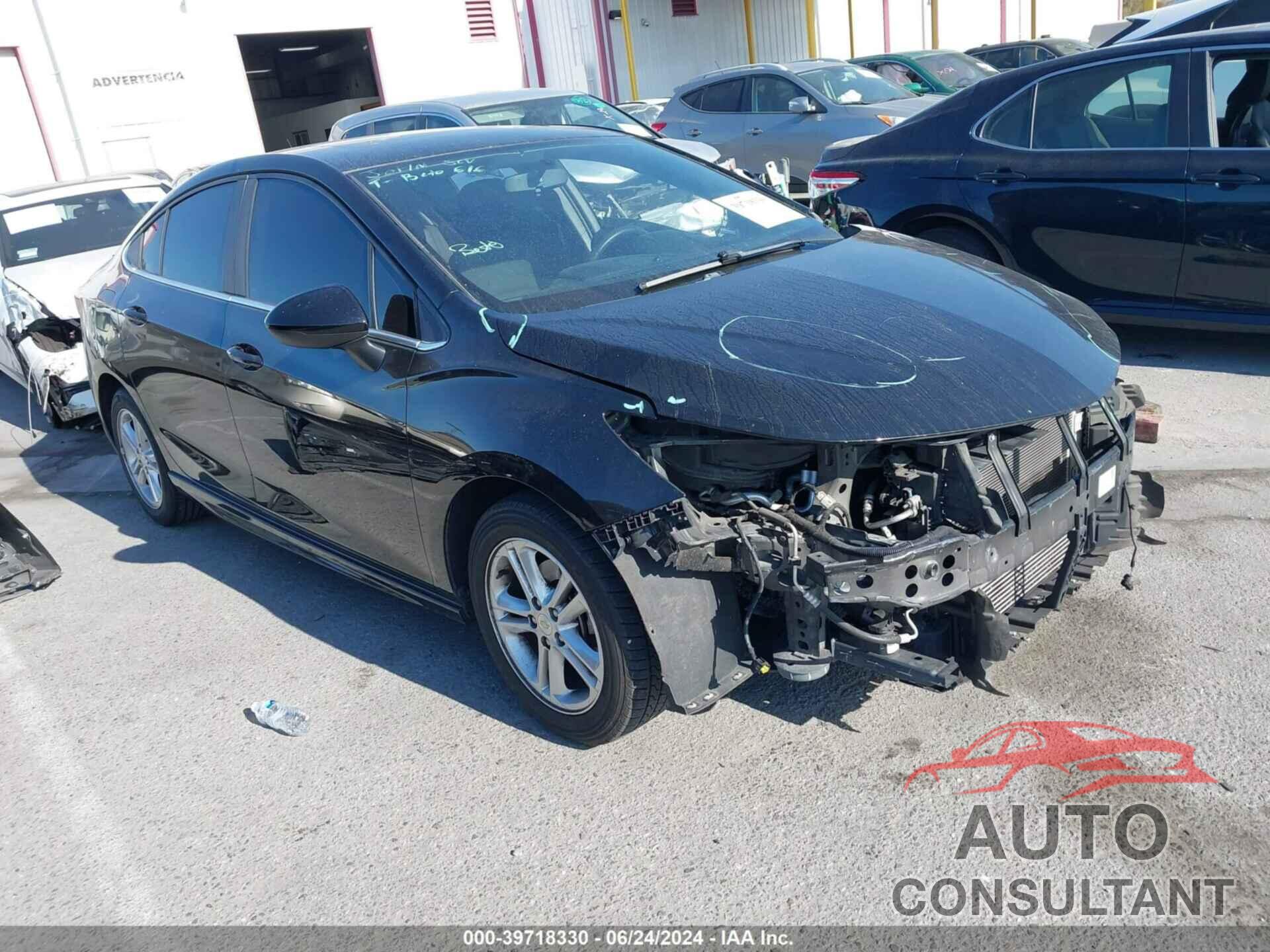 CHEVROLET CRUZE 2018 - 1G1BE5SM4J7101888