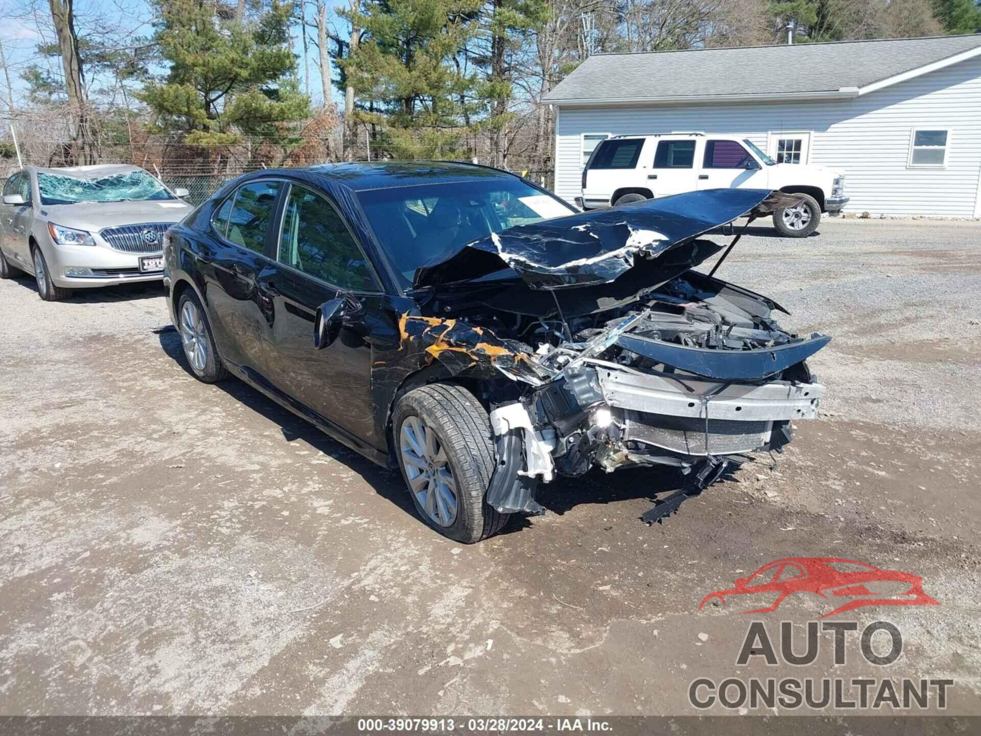 TOYOTA CAMRY 2018 - 4T1B11HK1JU092484
