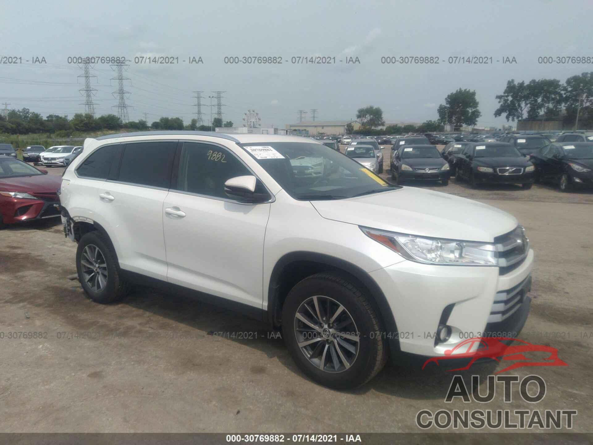 TOYOTA HIGHLANDER 2019 - 5TDJZRFH2KS932972