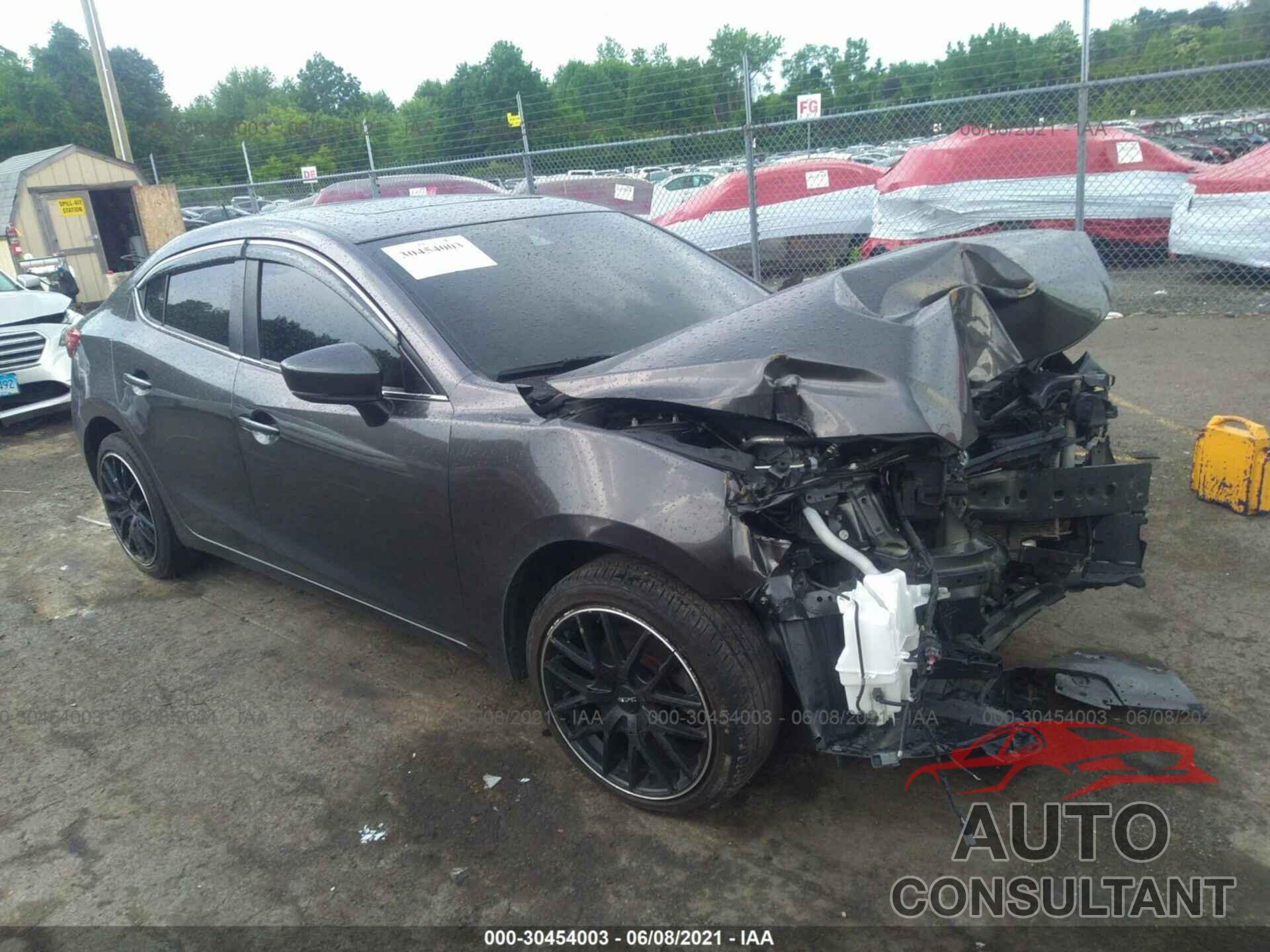 MAZDA MAZDA3 4-DOOR 2018 - 3MZBN1W37JM183510