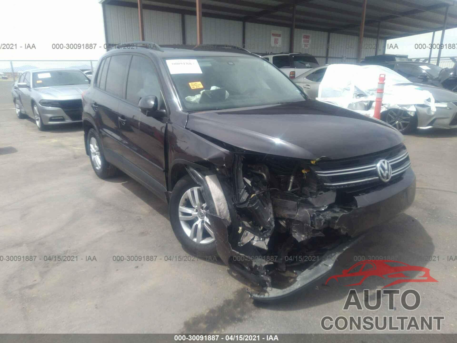 VOLKSWAGEN TIGUAN 2016 - WVGBV7AXXGW567897