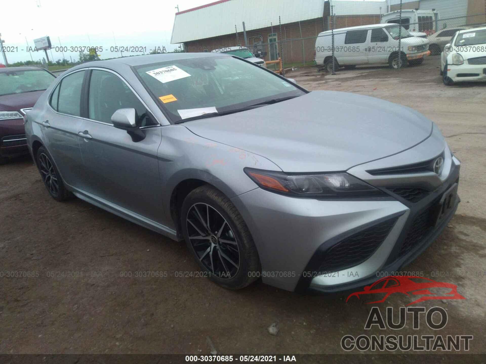 TOYOTA CAMRY 2021 - 4T1G11AKXMU523702