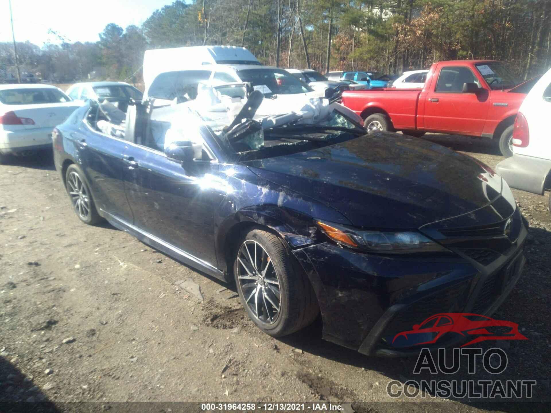 TOYOTA CAMRY 2021 - 4T1G11AK1MU411029