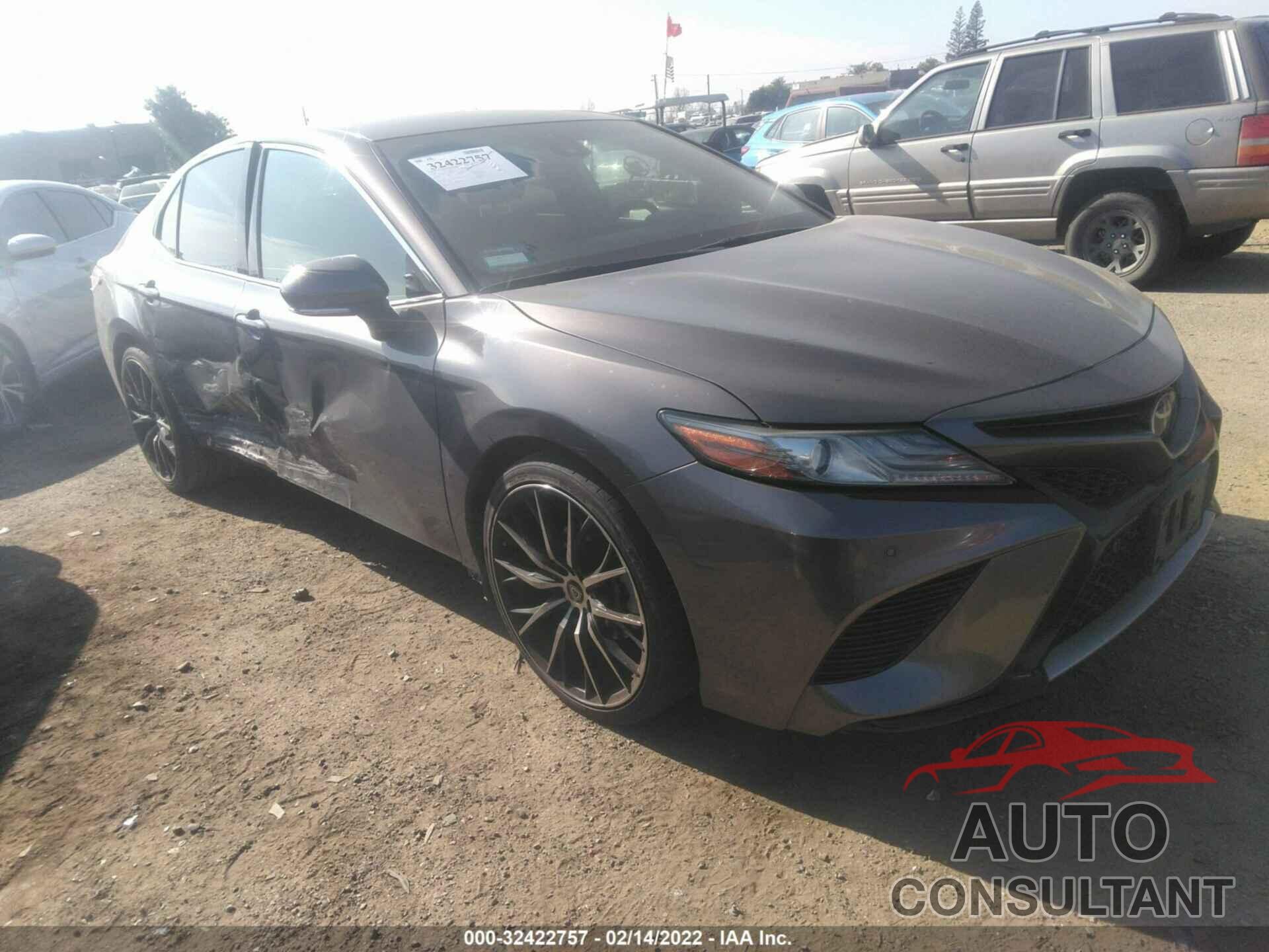 TOYOTA CAMRY 2018 - 4T1B61HK4JU013312