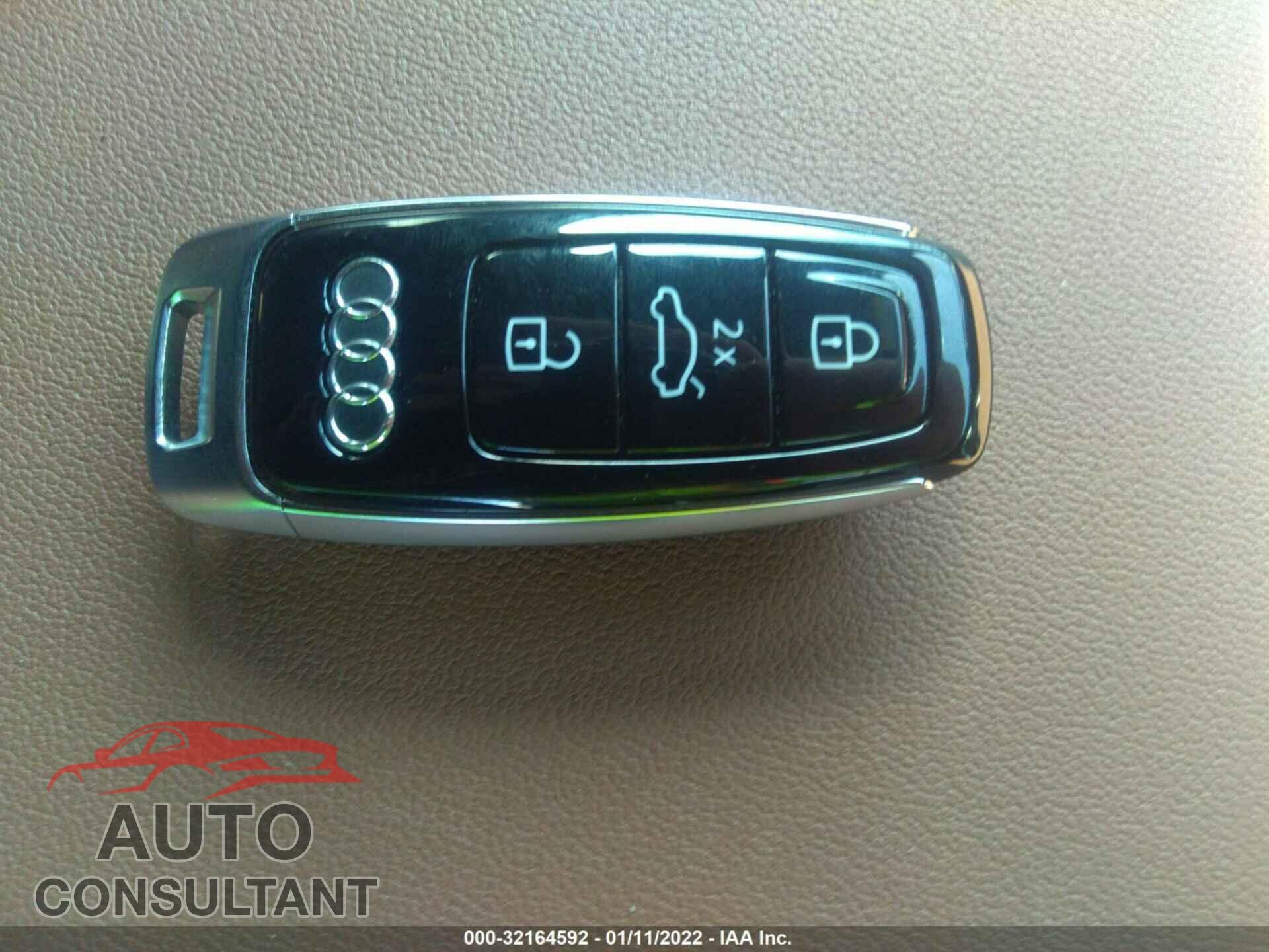 AUDI E-TRON 2019 - WA1LAAGE6KB024273