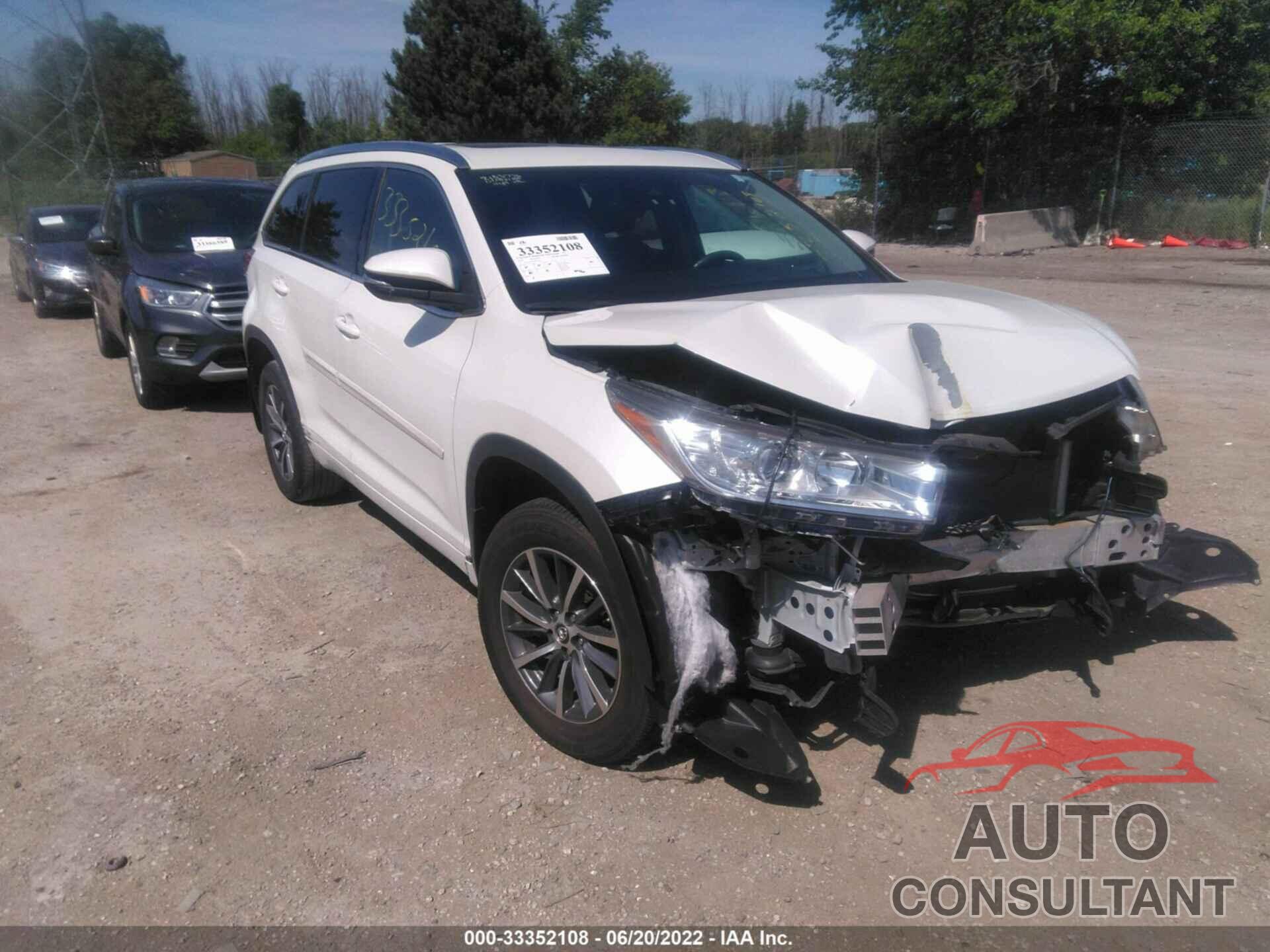TOYOTA HIGHLANDER 2018 - 5TDJZRFH4JS547671
