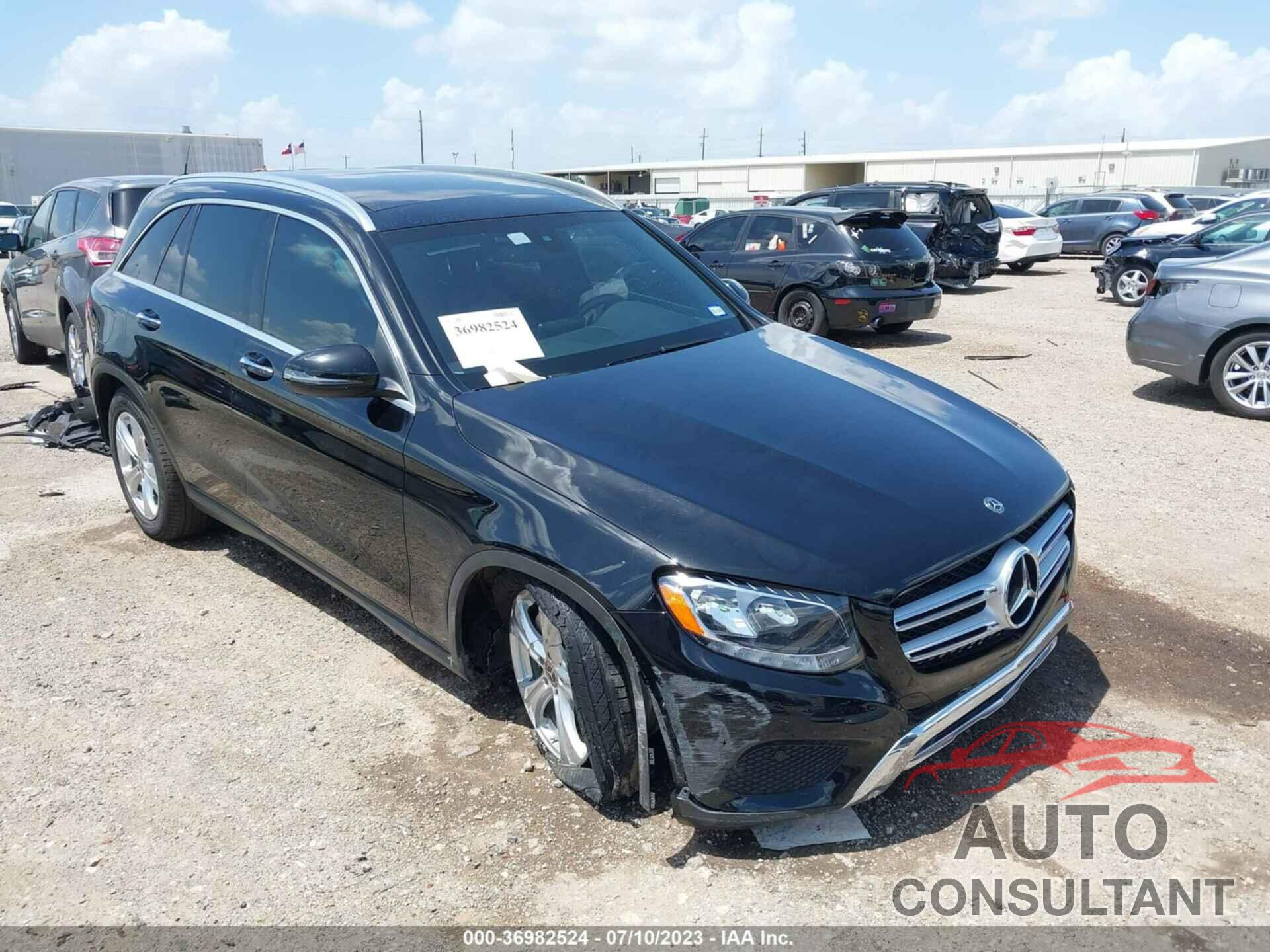 MERCEDES-BENZ GLC 300 2018 - WDC0G4KB3JV065389