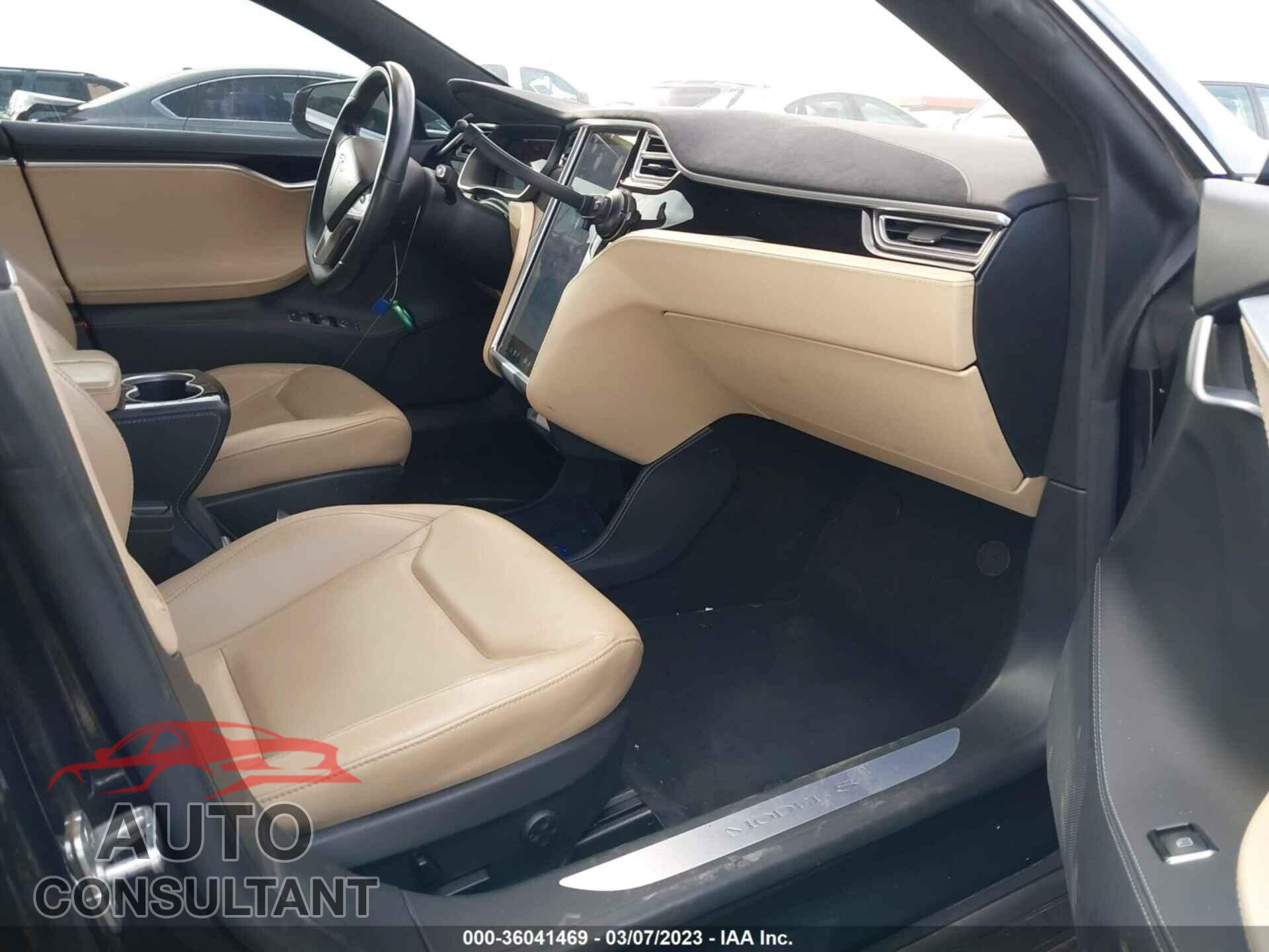 TESLA MODEL S 2015 - 5YJSA1E24FF105270