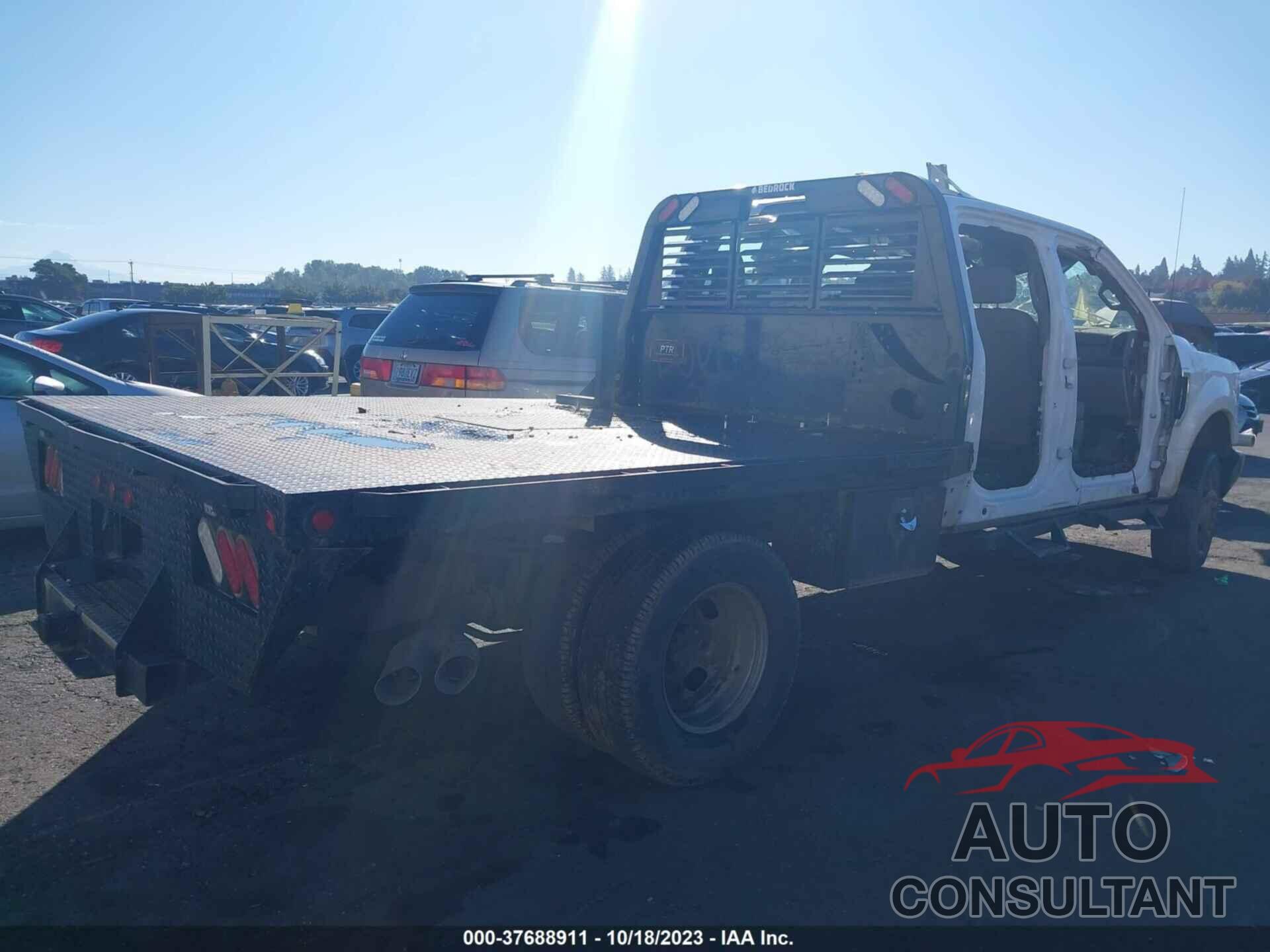 FORD F-350 CHASSIS 2019 - 1FD8W3HT9KEF58755