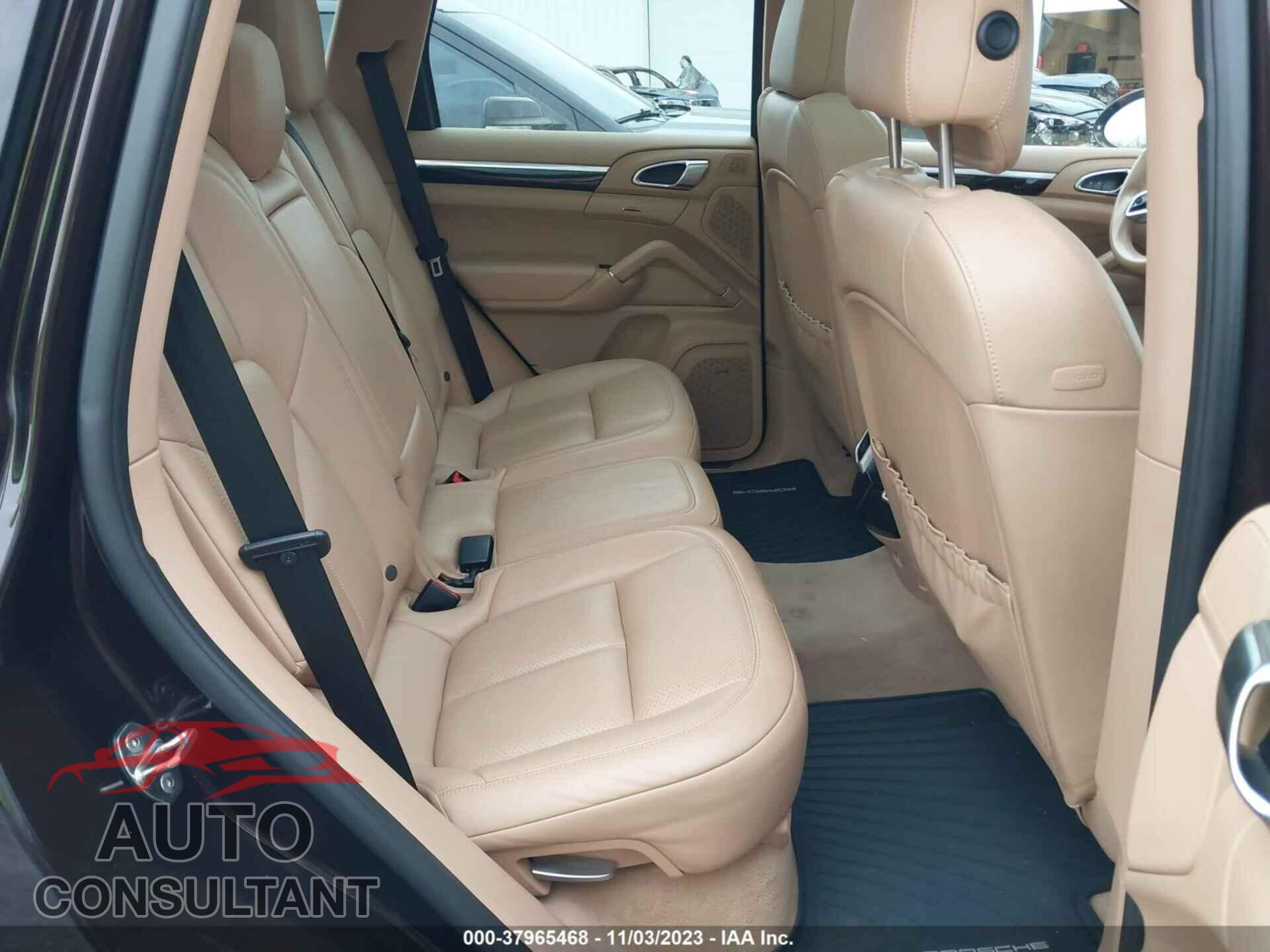 PORSCHE CAYENNE 2016 - WP1AA2A21GKA11888