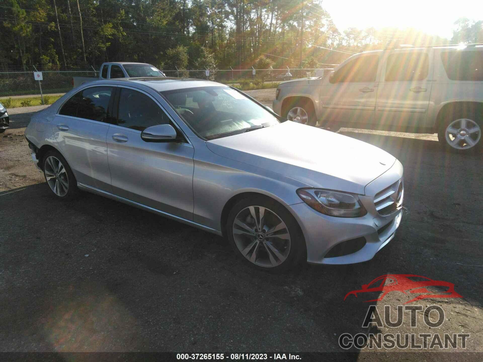 MERCEDES-BENZ C 300 2018 - 55SWF4JB2JU255427