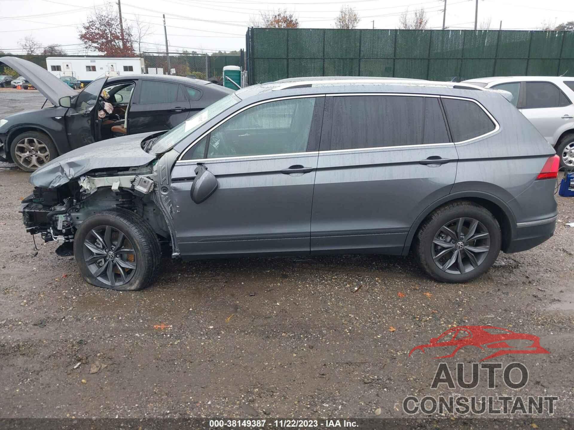 VOLKSWAGEN TIGUAN 2023 - 3VVMB7AX1PM117384