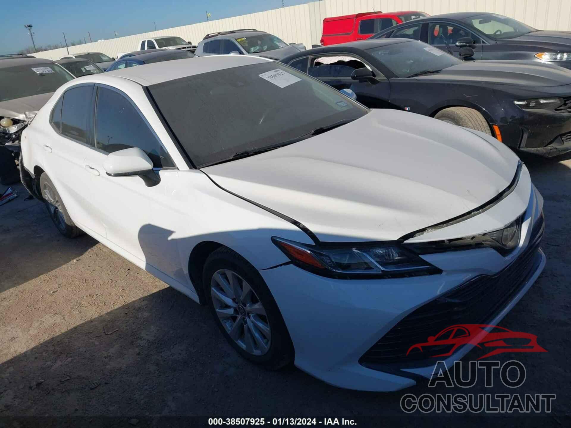 TOYOTA CAMRY 2018 - JTNB11HK9J3024536