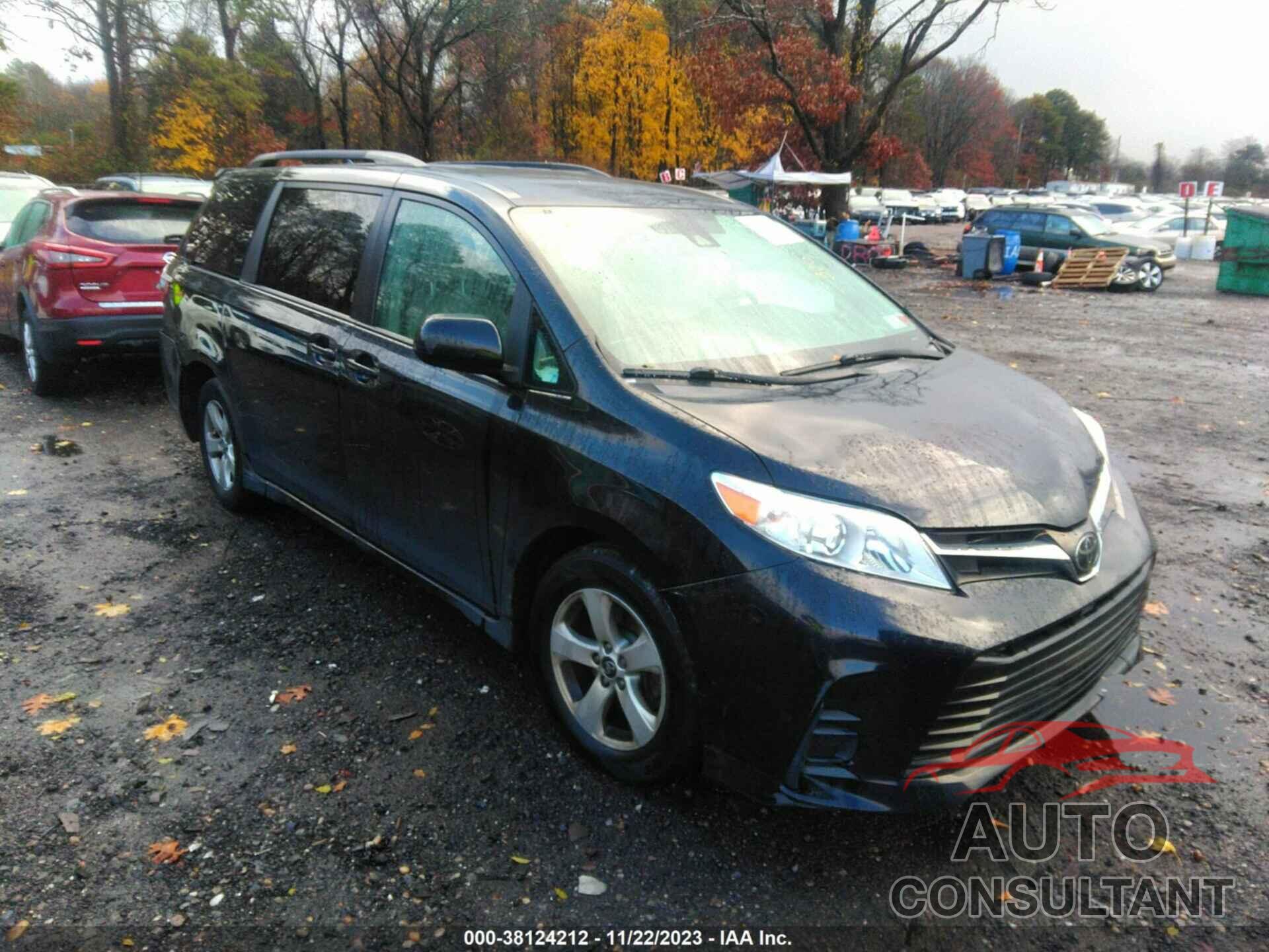 TOYOTA SIENNA 2018 - 5TDKZ3DC8JS906299