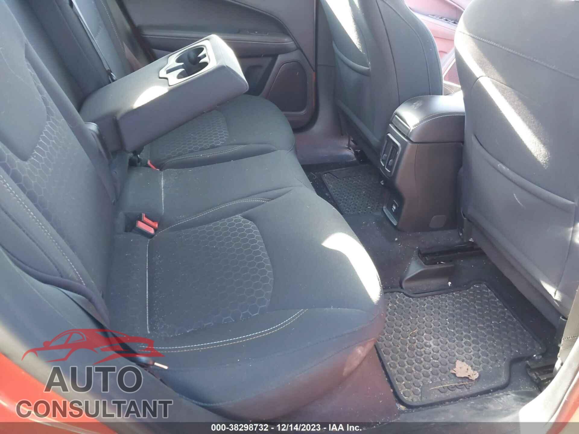JEEP COMPASS 2018 - 3C4NJCAB7JT368751