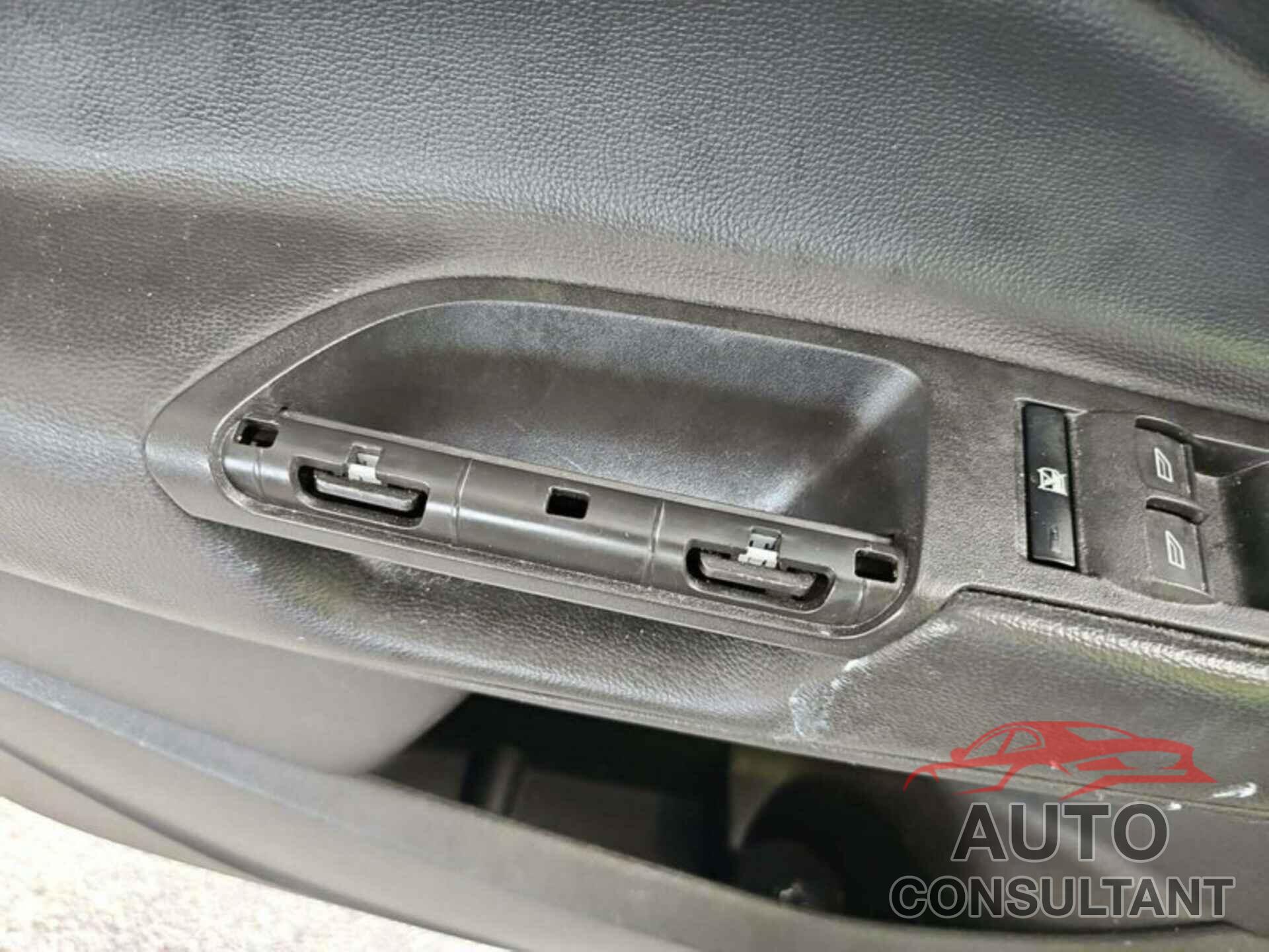 FORD ESCAPE 2018 - 1FMCU0HD4JUC41302