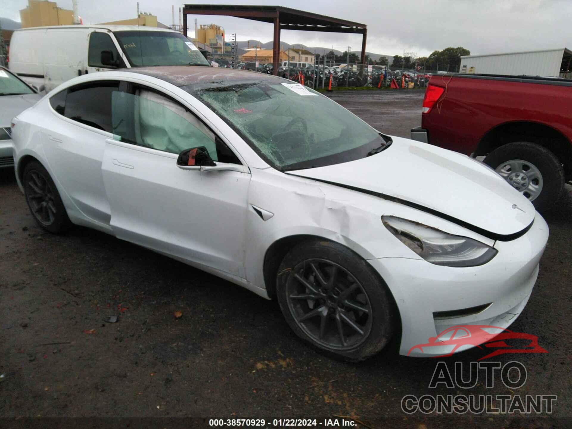 TESLA MODEL 3 2018 - 5YJ3E1EA3JF040176