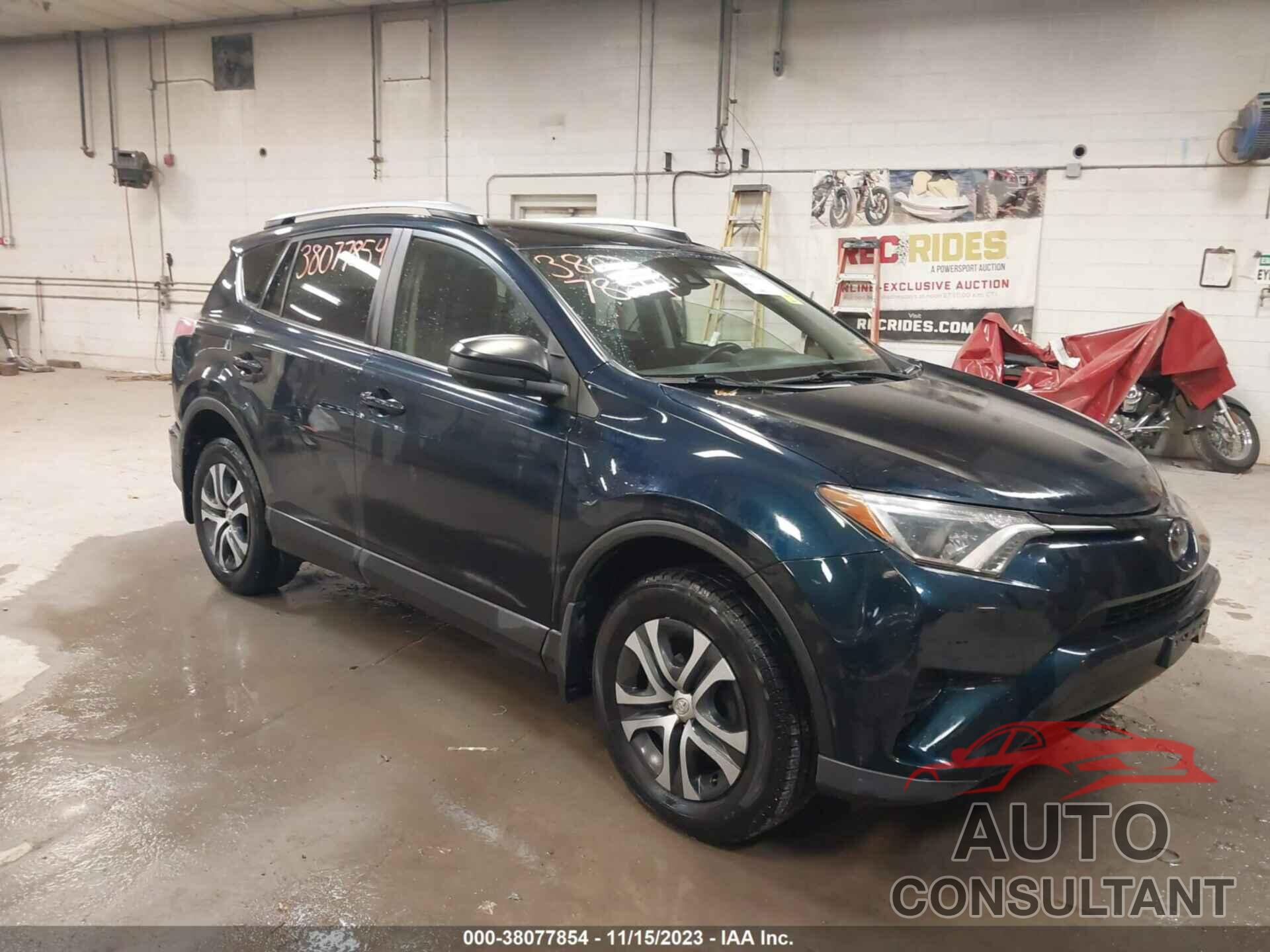 TOYOTA RAV4 2017 - JTMBFREV9HJ700850