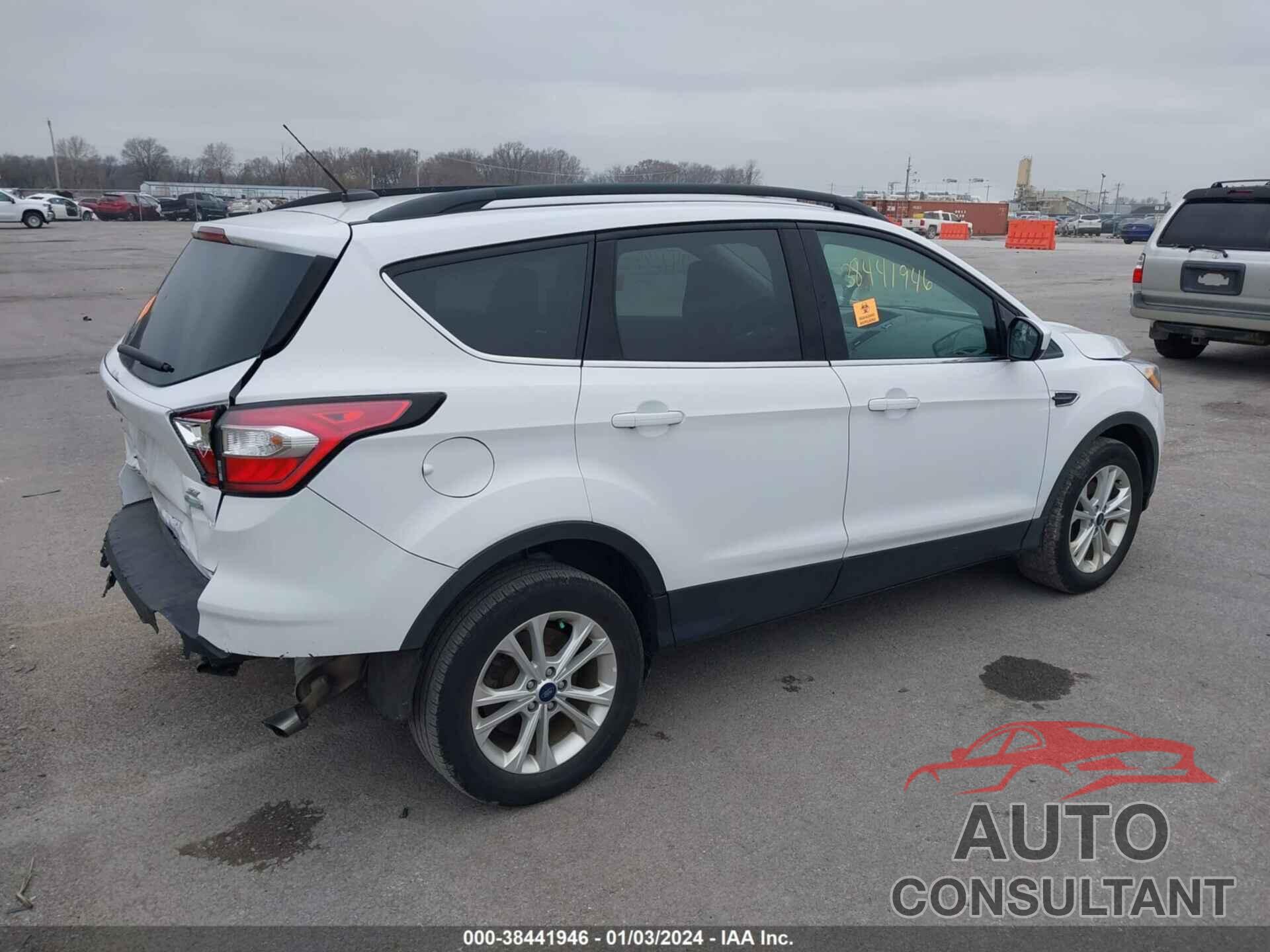 FORD ESCAPE 2018 - 1FMCU0GD0JUD20743