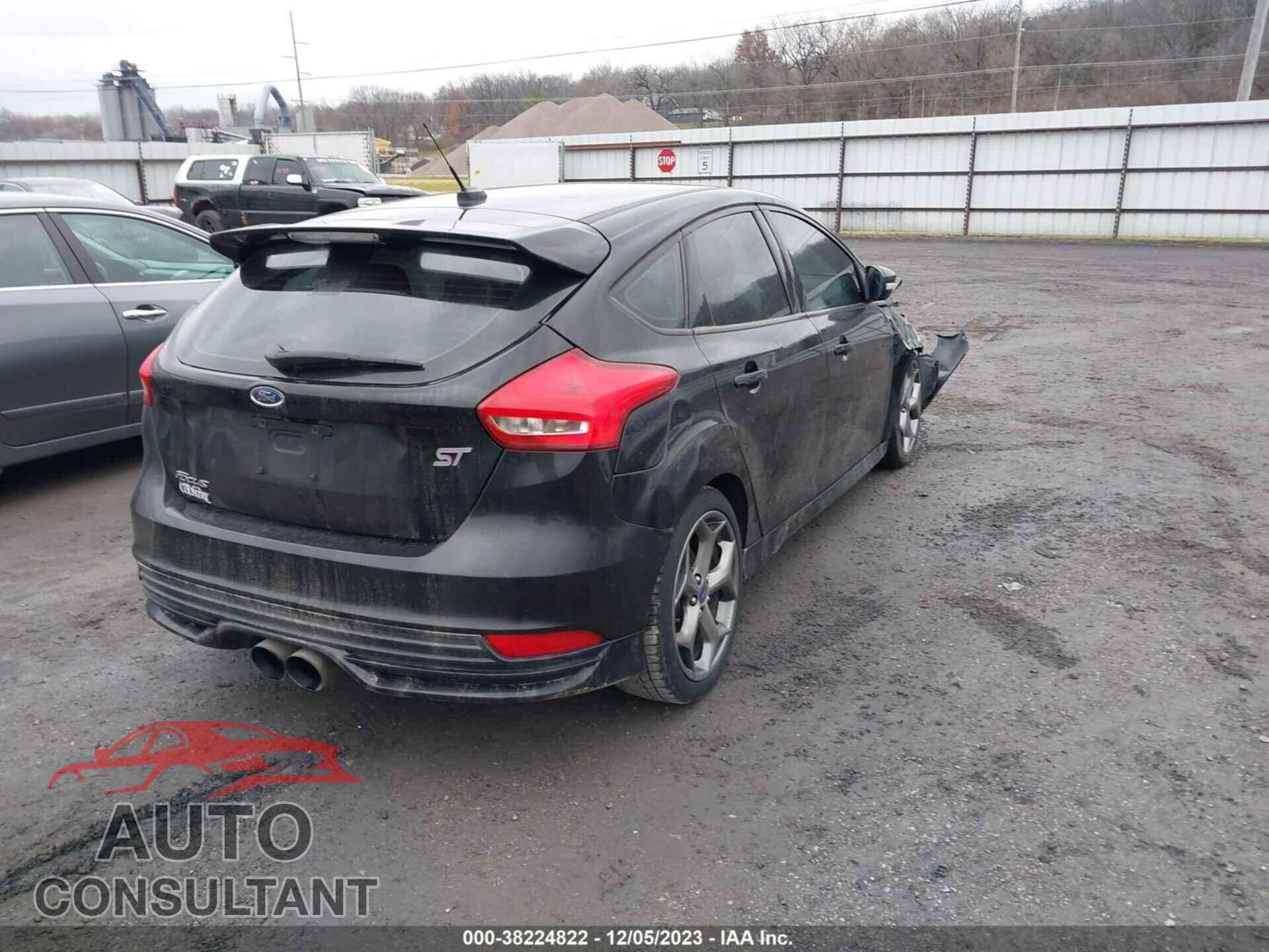 FORD FOCUS ST 2016 - 1FADP3L9XGL358102