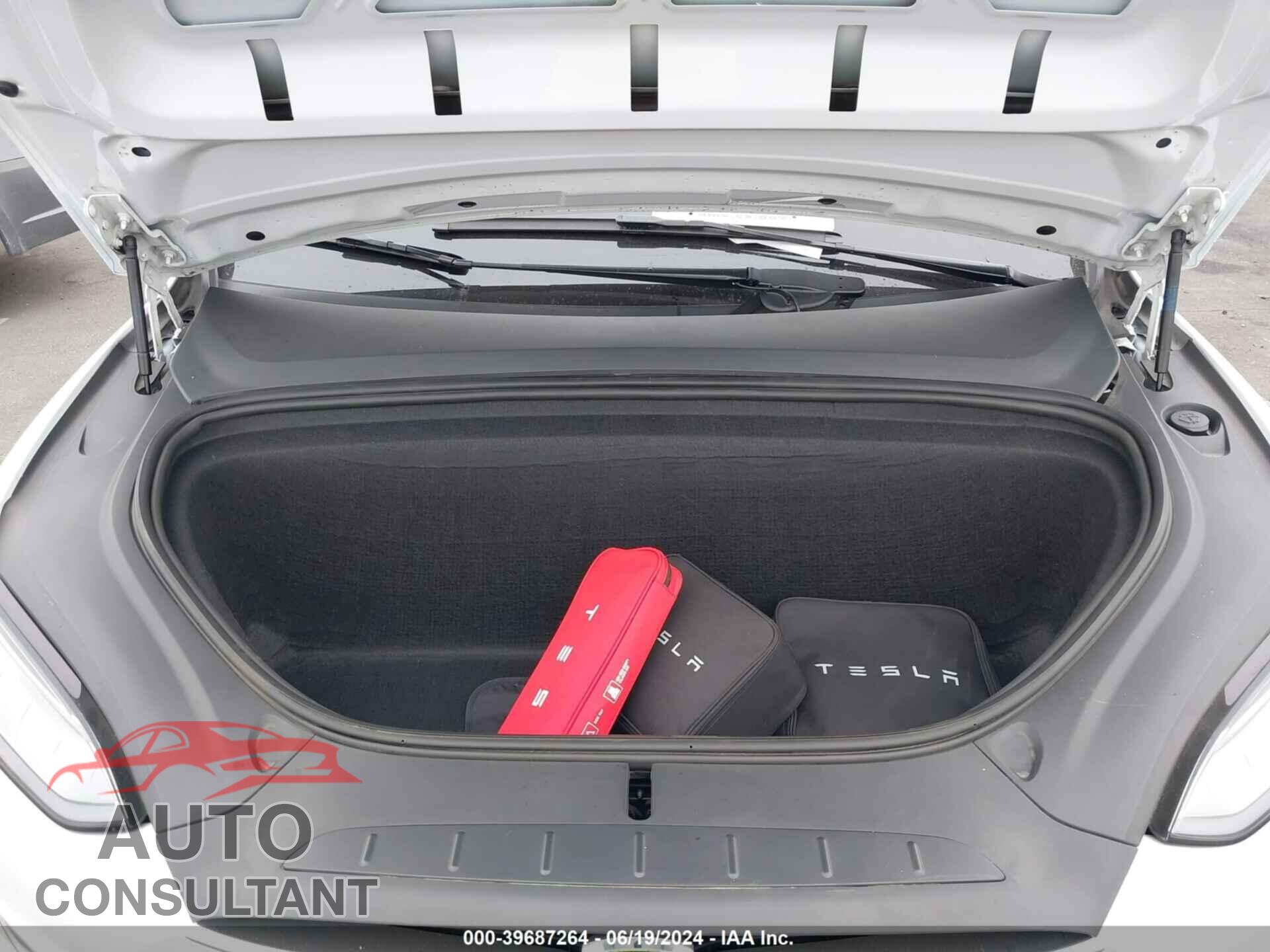 TESLA MODEL X 2021 - 5YJXCBE21MF320351