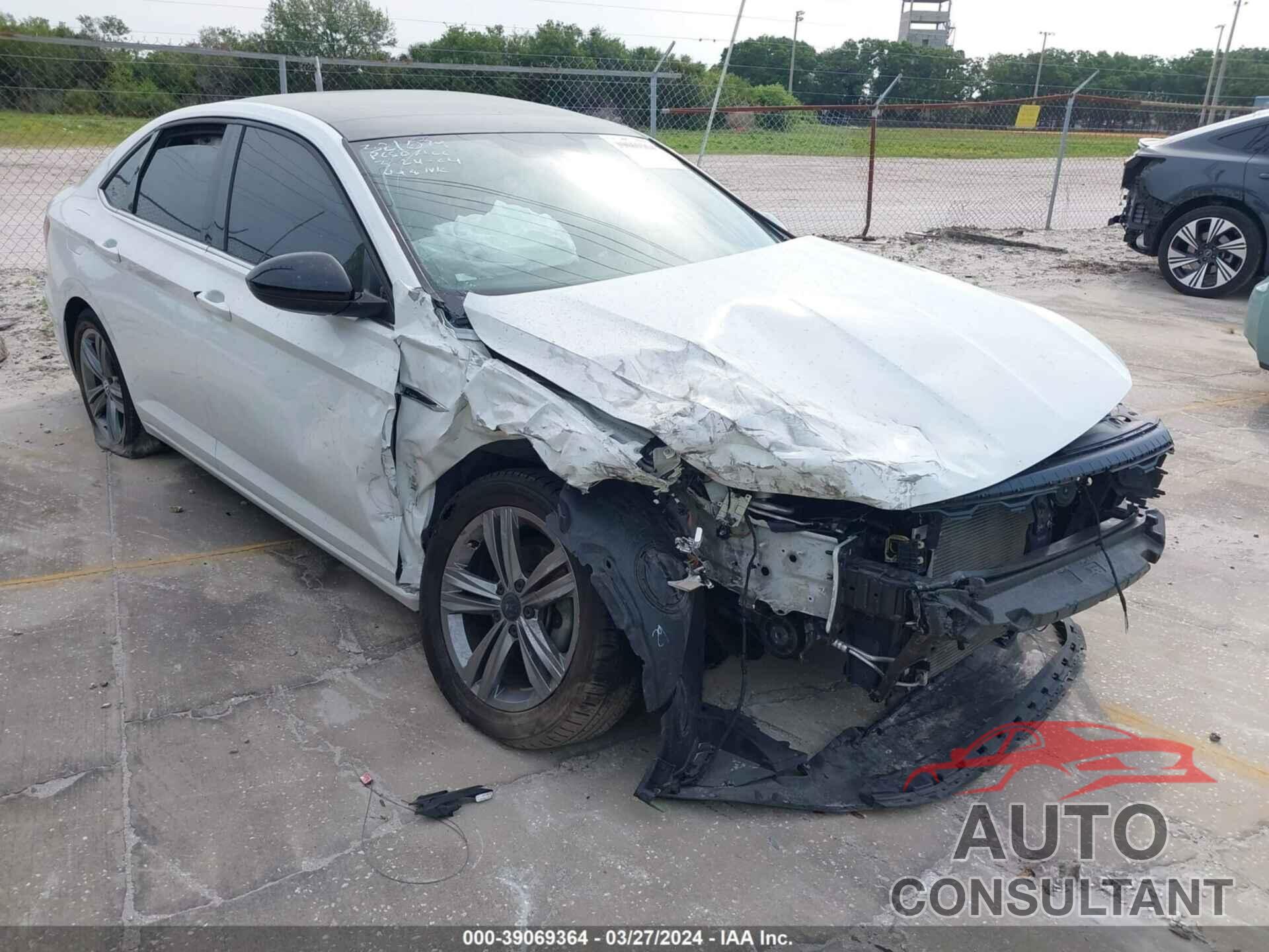 VOLKSWAGEN JETTA 2019 - 3VWCB7BU4KM211957