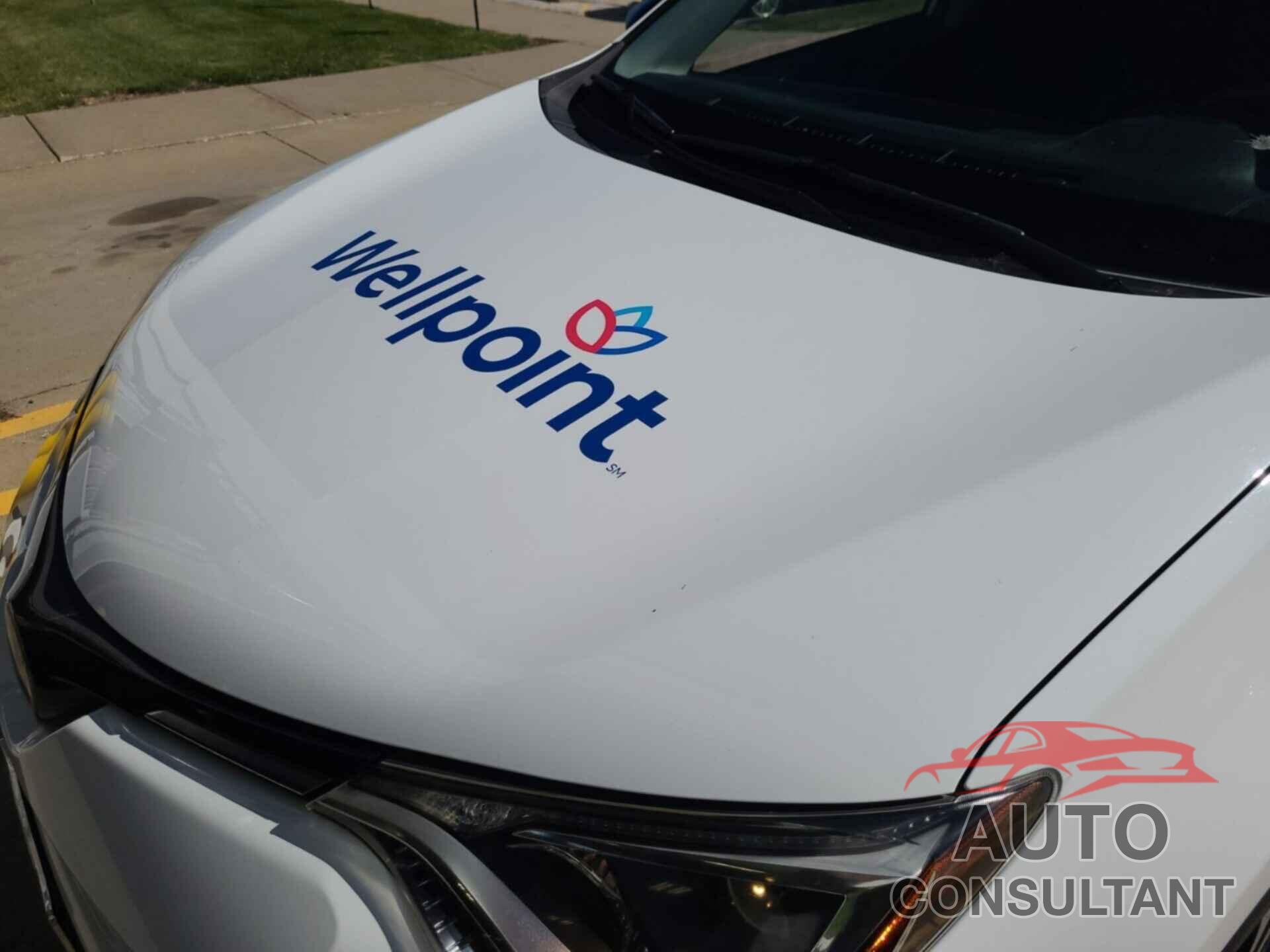 TOYOTA RAV4 2018 - JTMBFREV8JJ243194