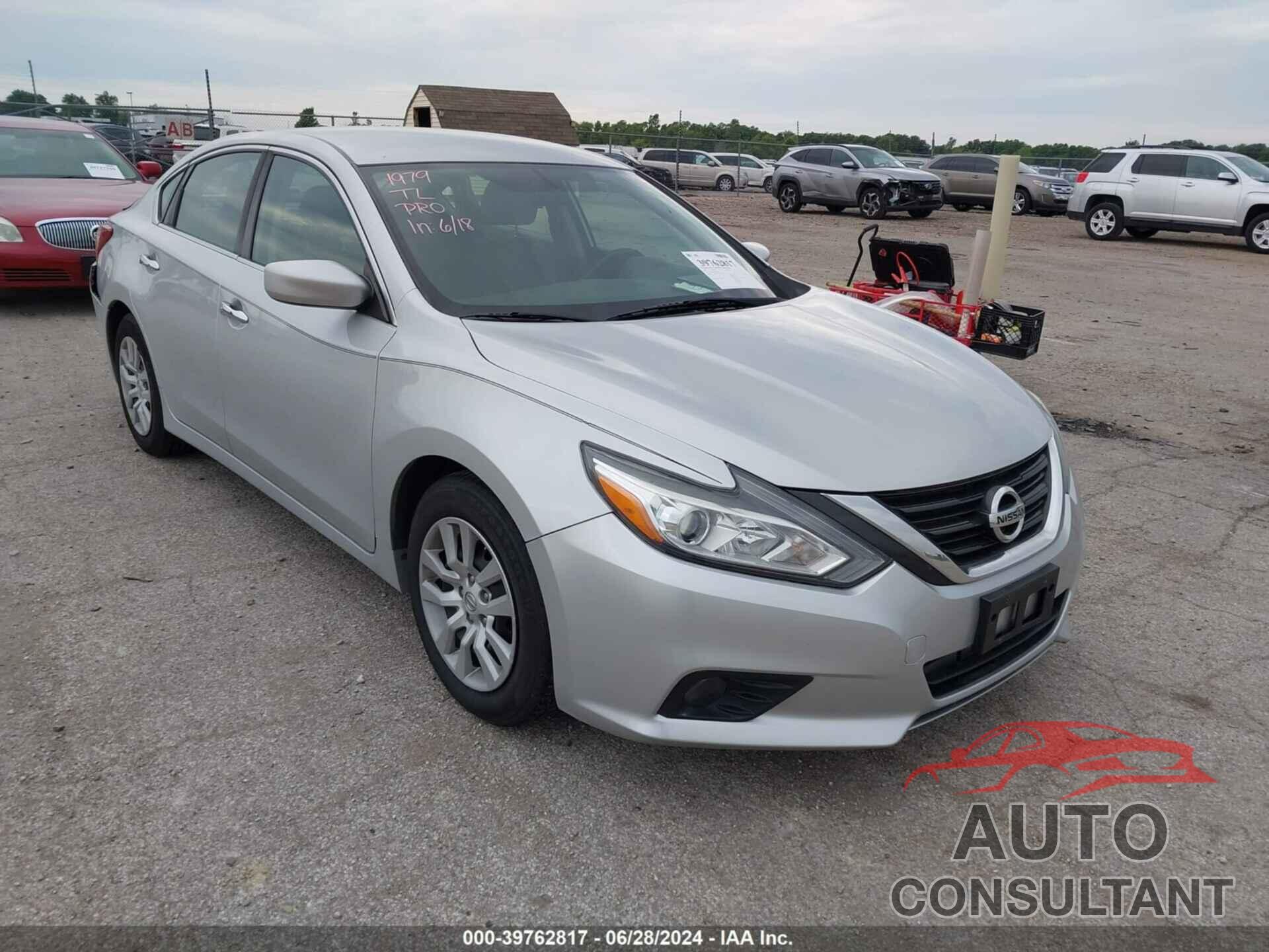 NISSAN ALTIMA 2018 - 1N4AL3AP3JC194876