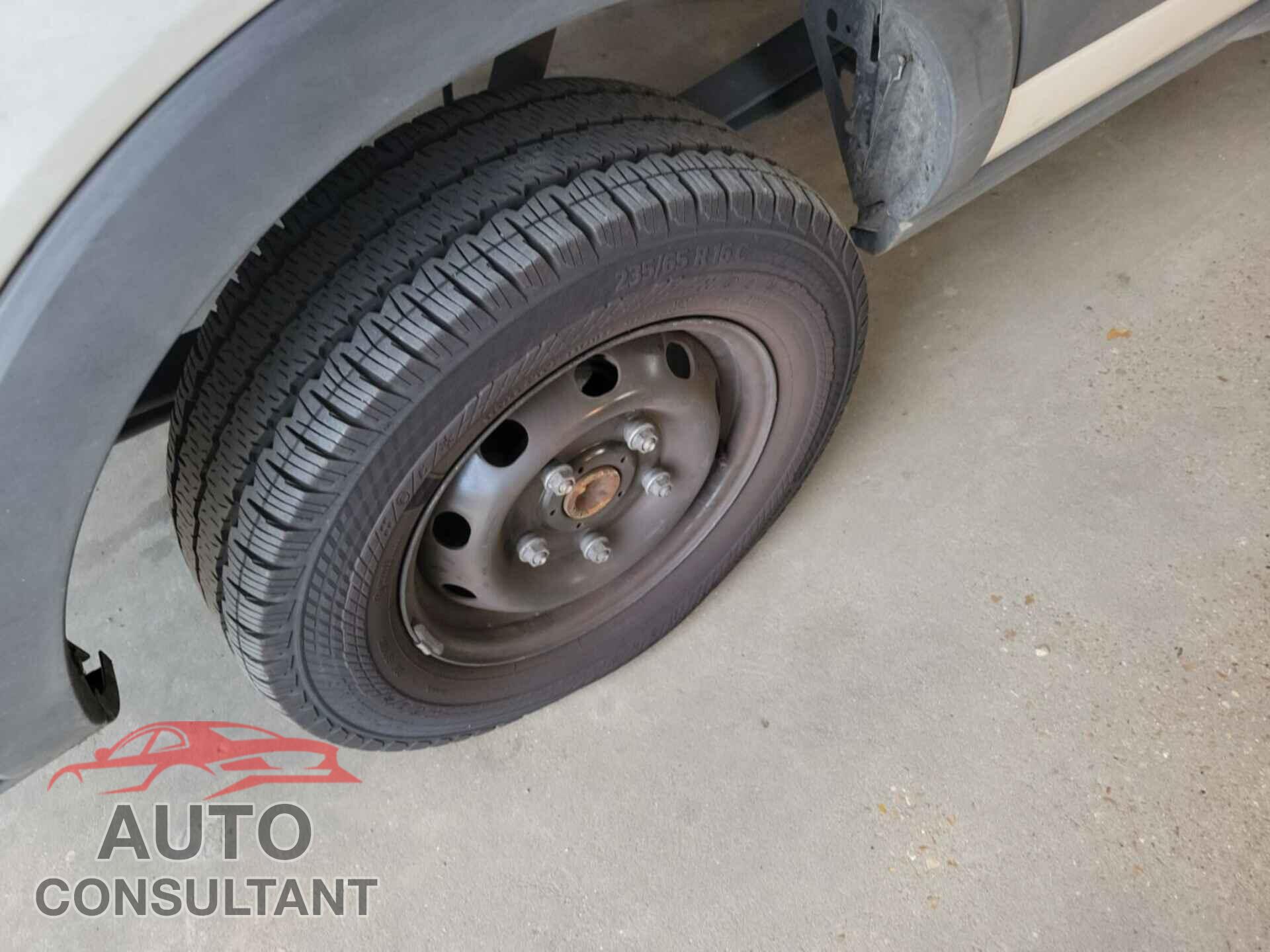 FORD TRANSIT 2019 - 1FTYR2CGXKKB82102