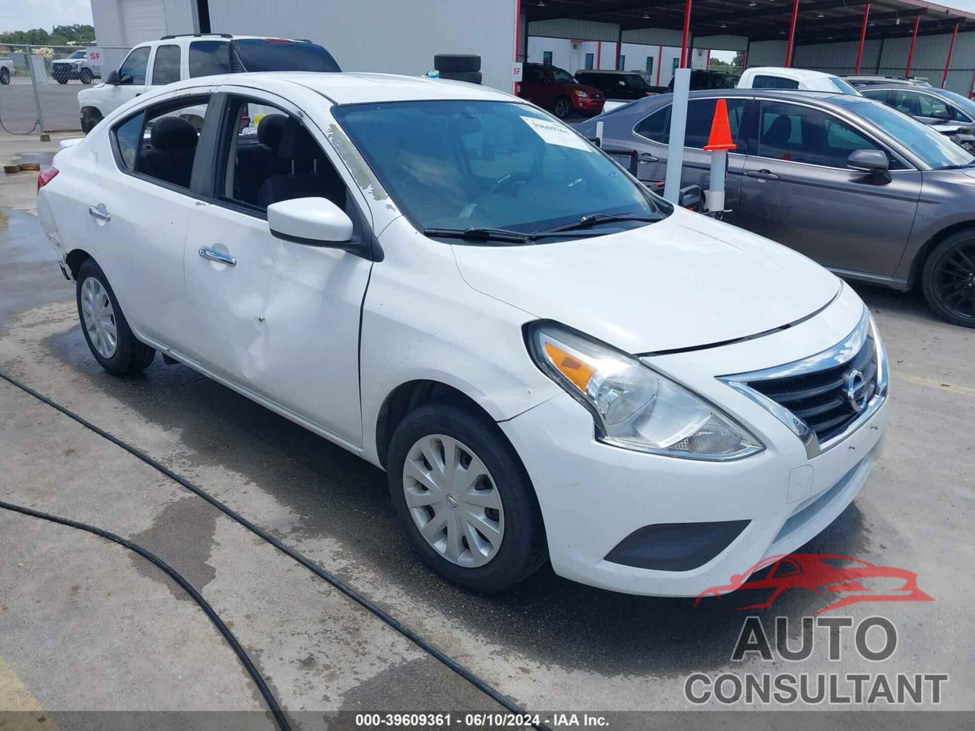 NISSAN VERSA 2017 - 3N1CN7AP8HL864461