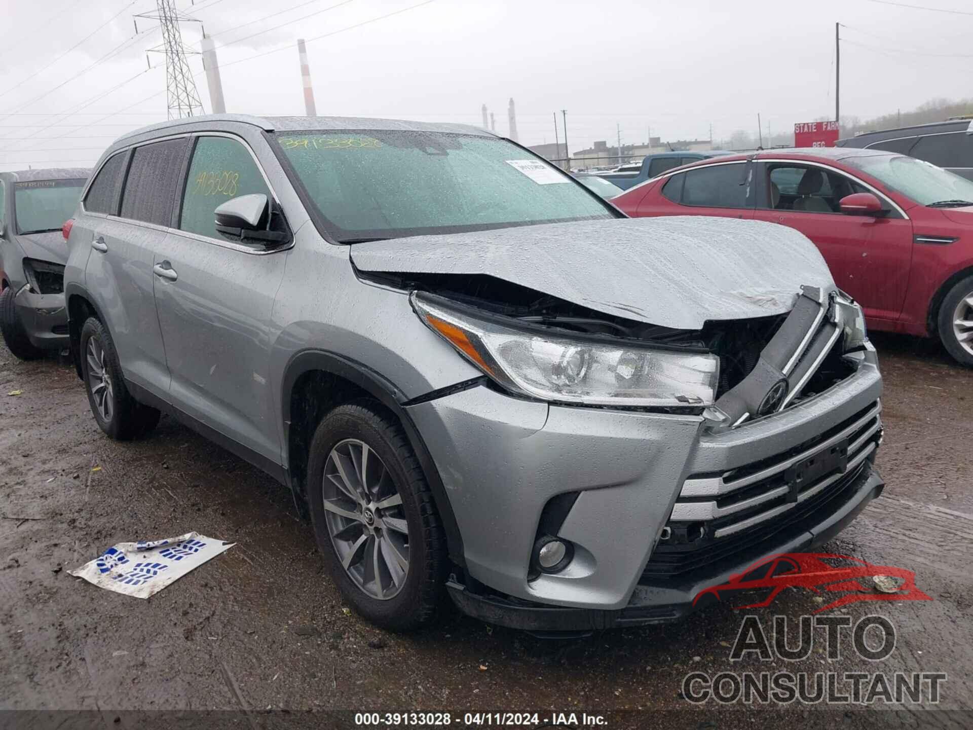 TOYOTA HIGHLANDER 2019 - 5TDJZRFH5KS932285