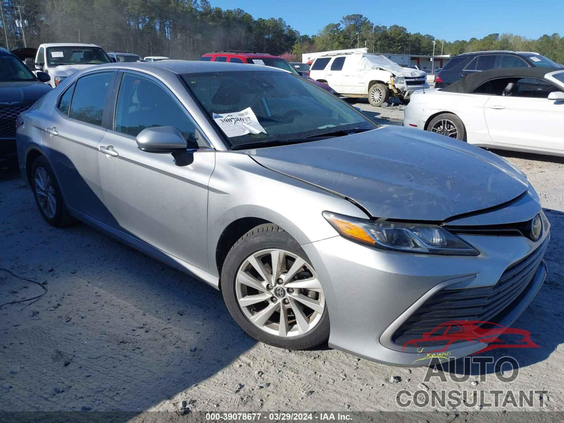 TOYOTA CAMRY 2022 - 4T1C11AK9NU649680