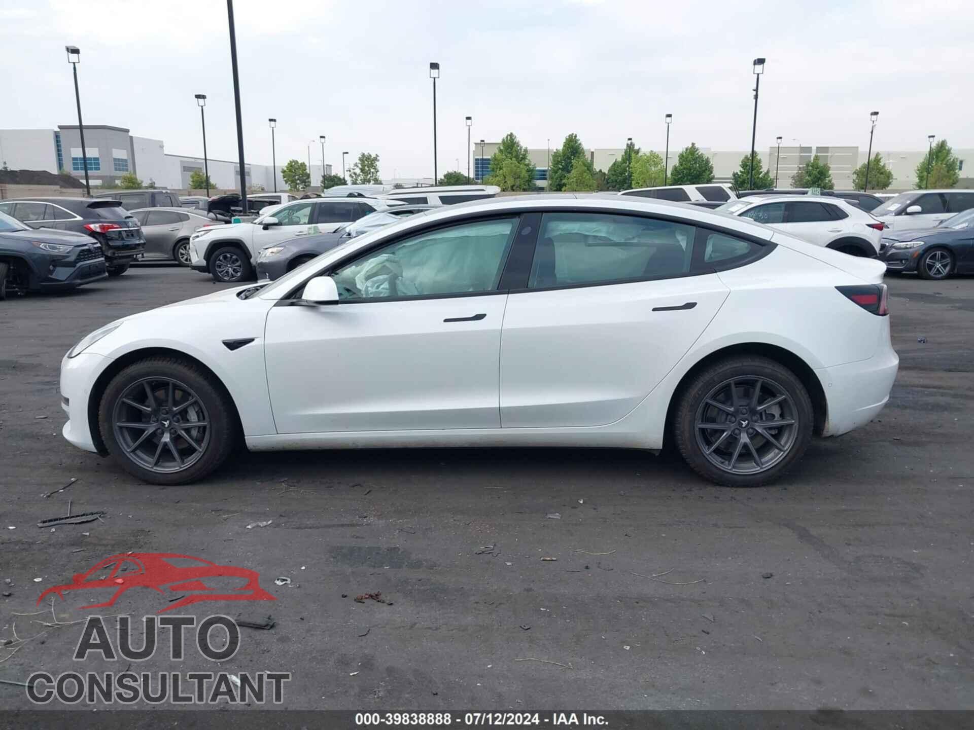TESLA MODEL 3 2022 - 5YJ3E1EA0NF333166