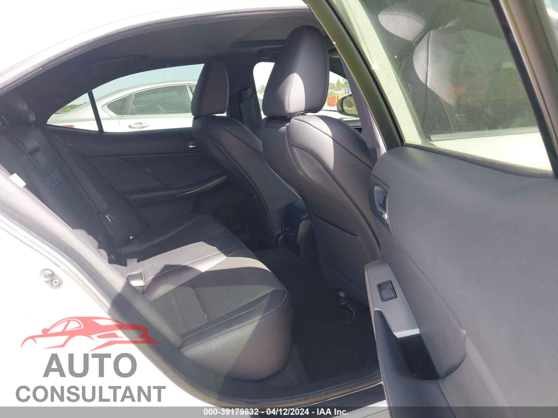 LEXUS IS 2016 - JTHBA1D24G5035272