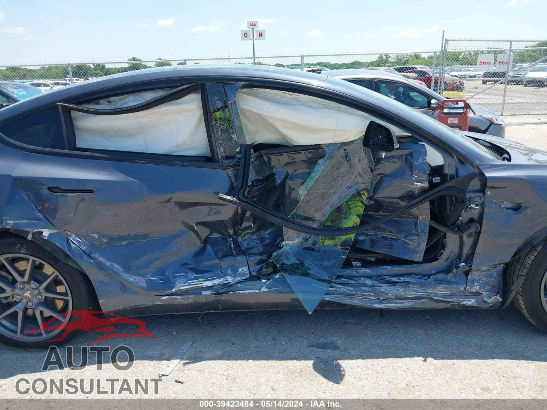 TESLA MODEL 3 2022 - 5YJ3E1EB8NF174065