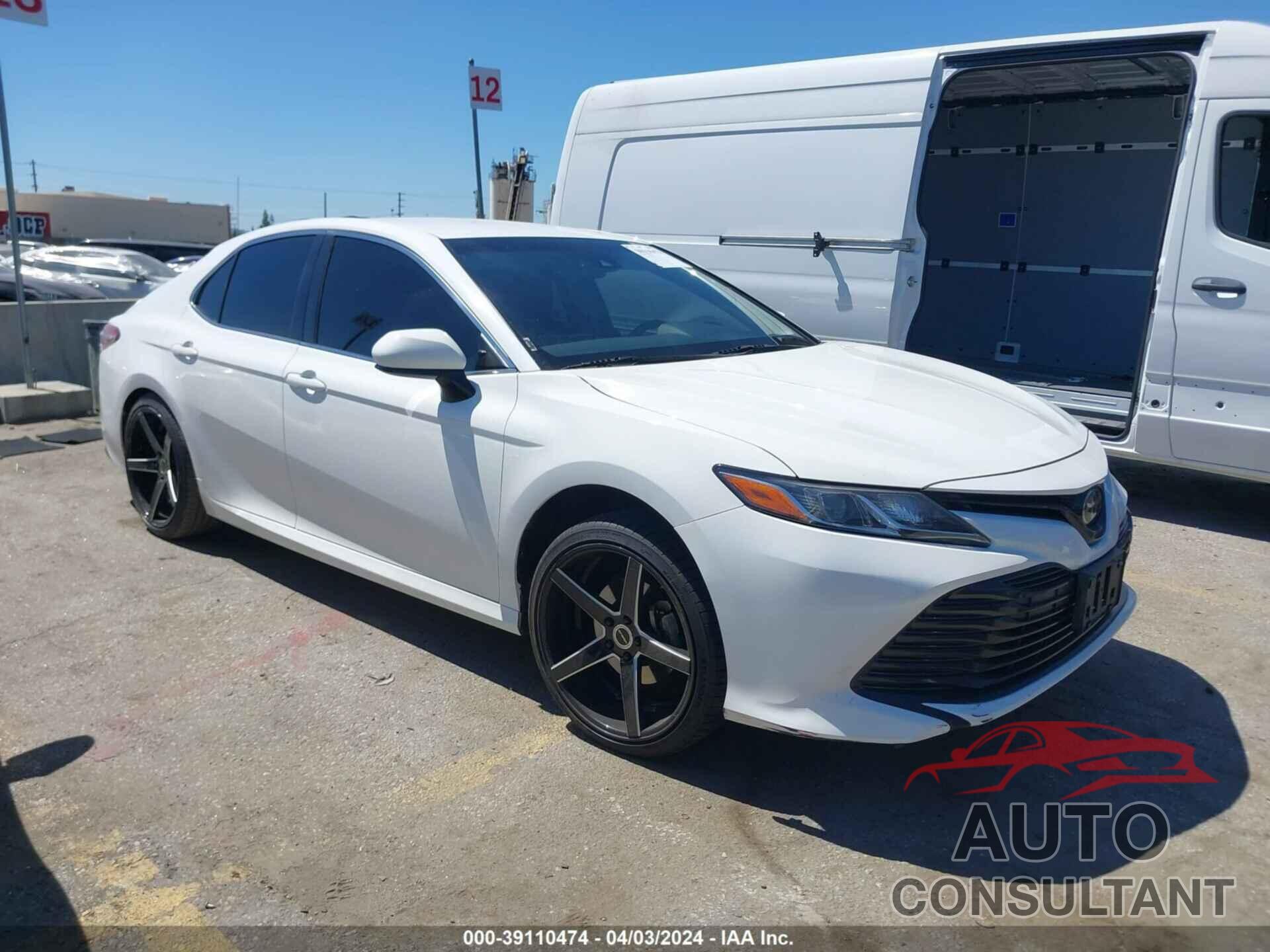 TOYOTA CAMRY 2018 - JTNB11HK6J3047837