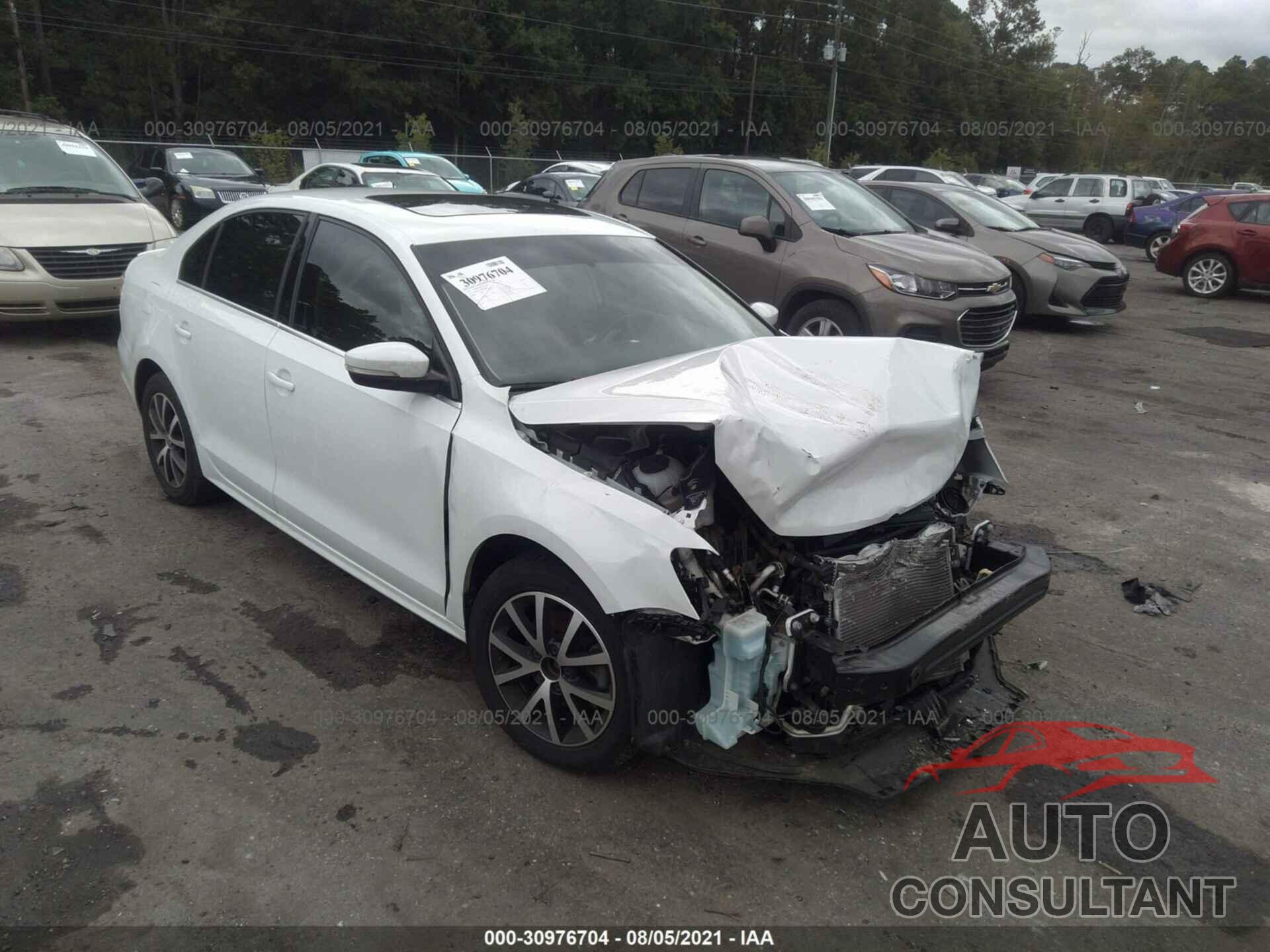 VOLKSWAGEN JETTA 2017 - 3VWDB7AJ4HM208965