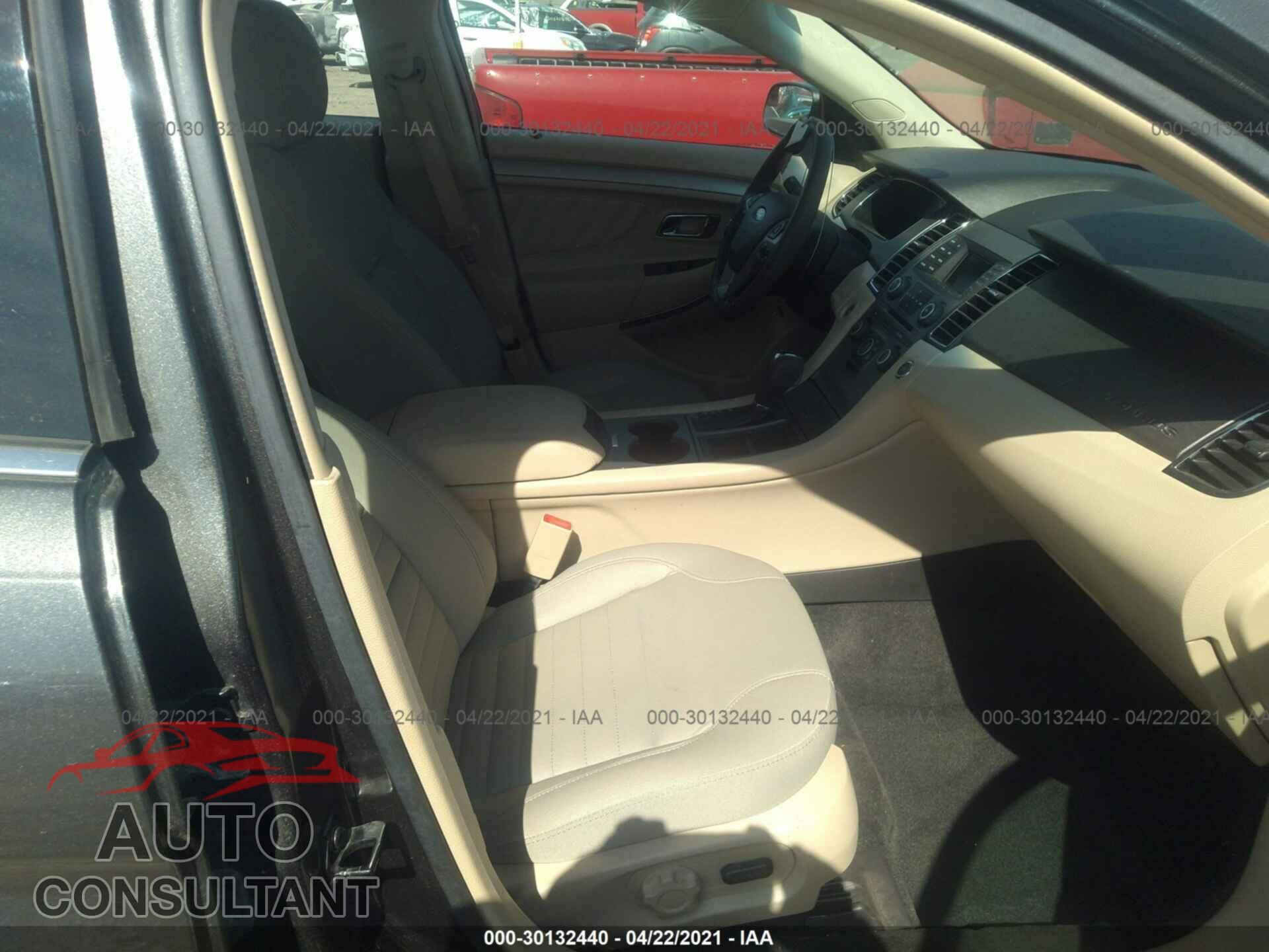 FORD TAURUS 2017 - 1FAHP2D84HG125585