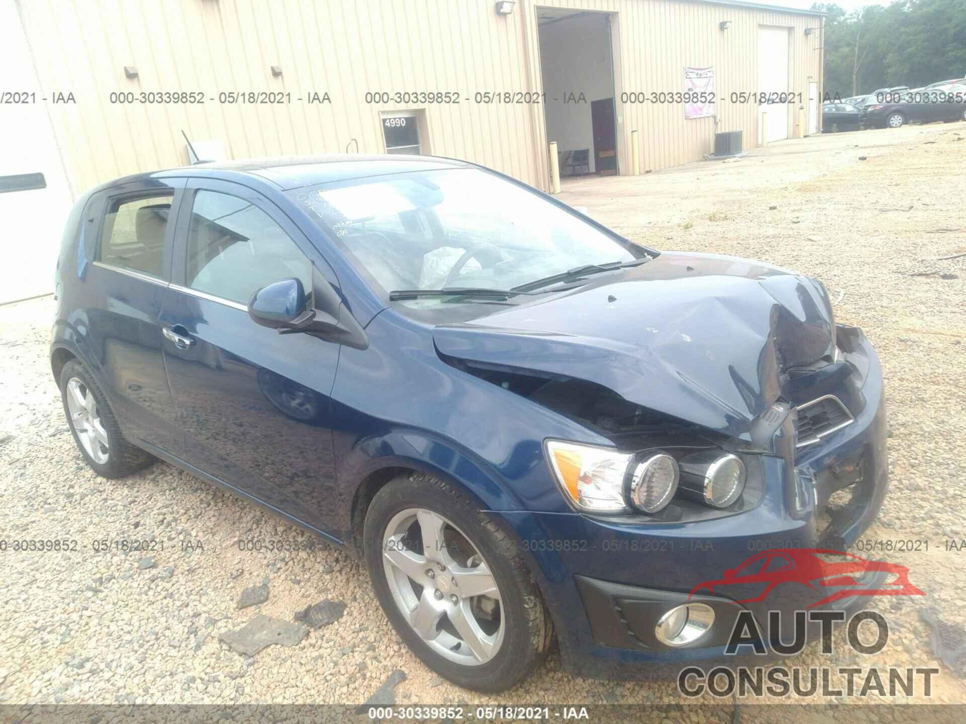 CHEVROLET SONIC 2016 - 1G1JE6SB6G4155915