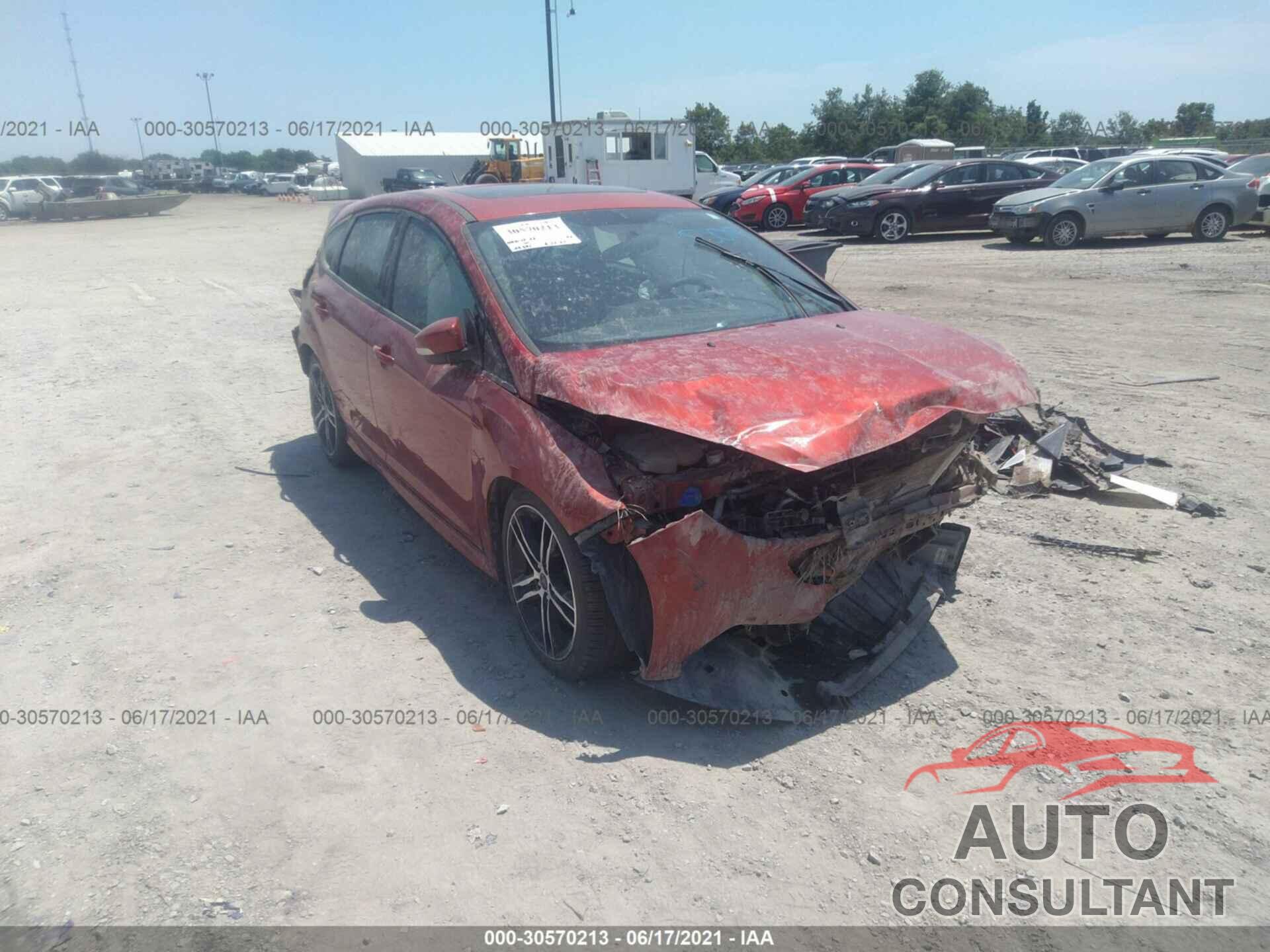FORD FOCUS 2018 - 1FADP3L99JL330329