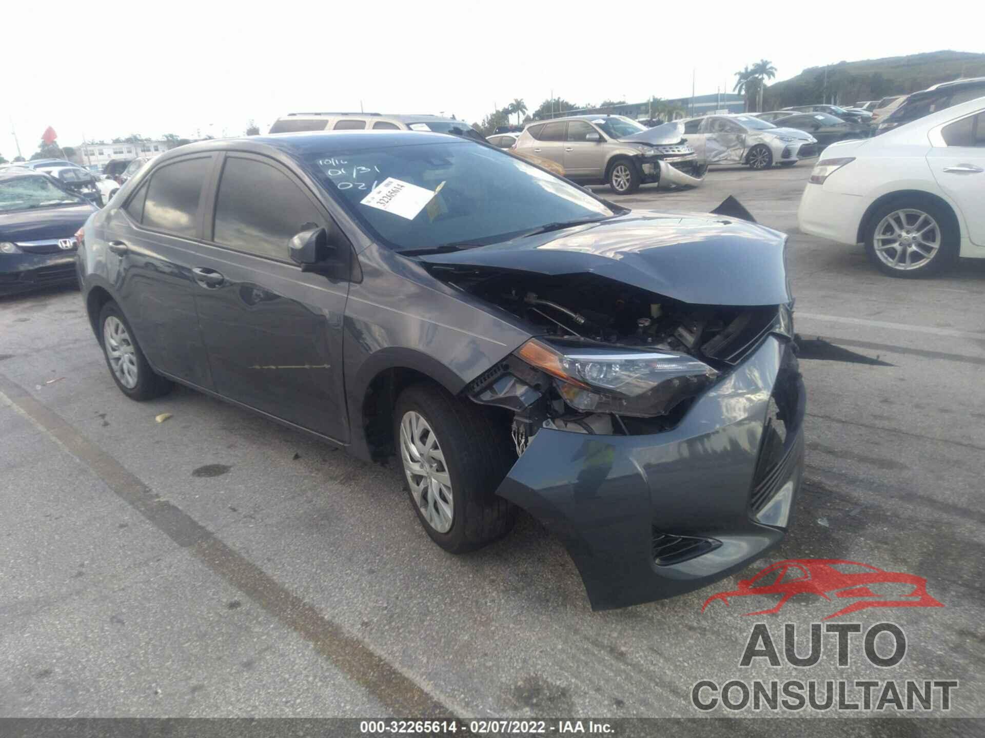 TOYOTA COROLLA 2018 - 5YFBURHE0JP851210